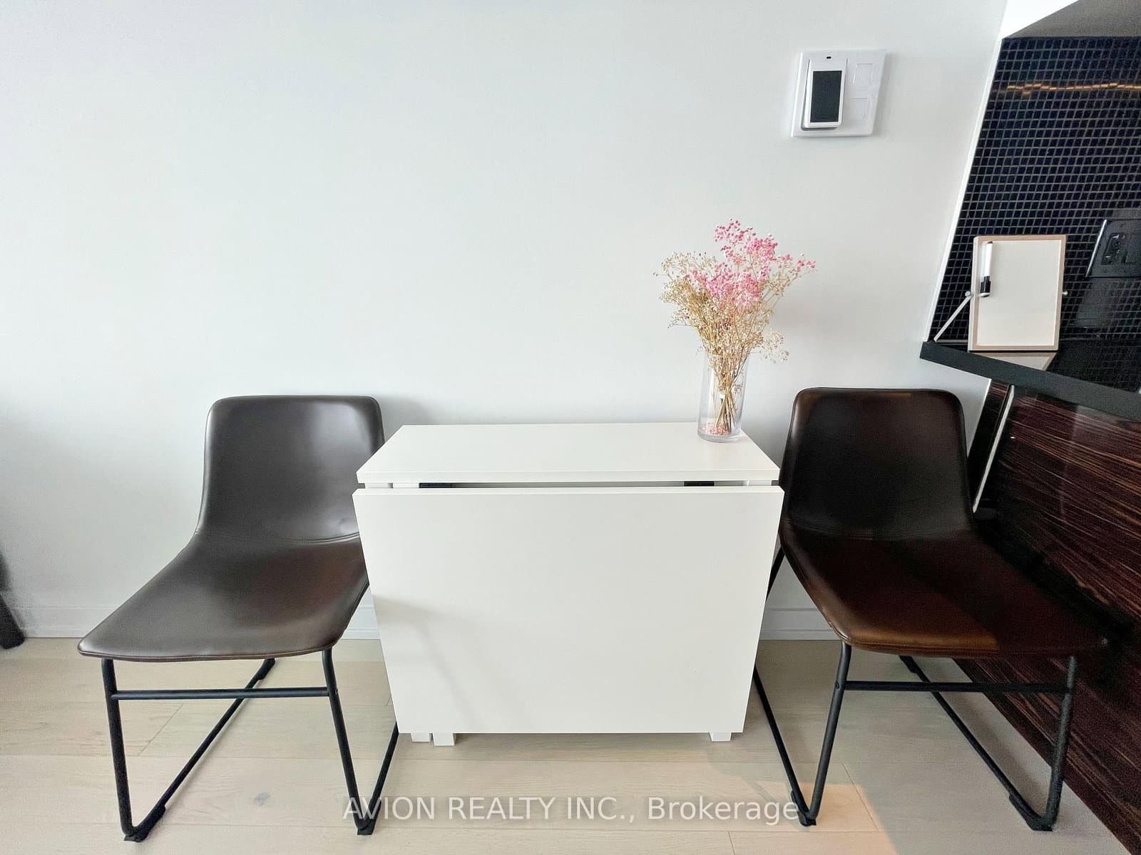 488 University Avenue, Unit 4711 thumbnail 8