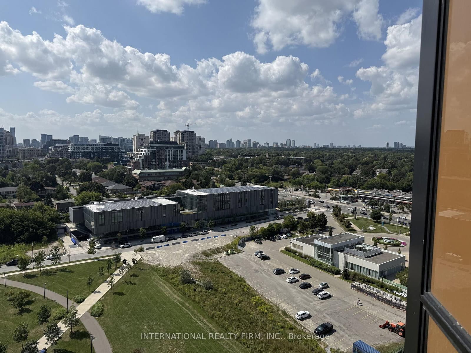 18 Esther Shiner Boulevard, Unit 1802 thumbnail 22