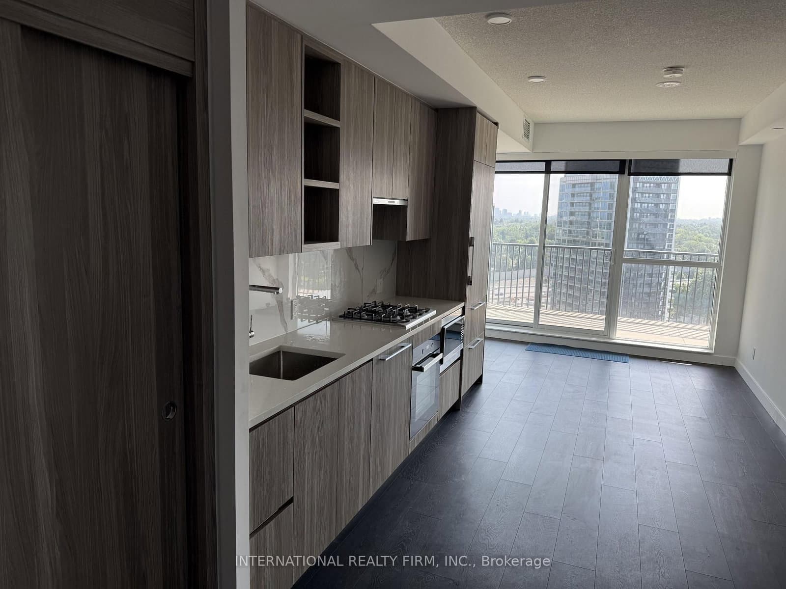 18 Esther Shiner Boulevard, Unit 1802 thumbnail 9