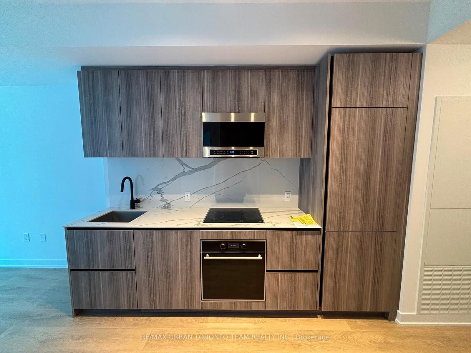 127 Broadway Avenue, Unit 3008 thumbnail 2
