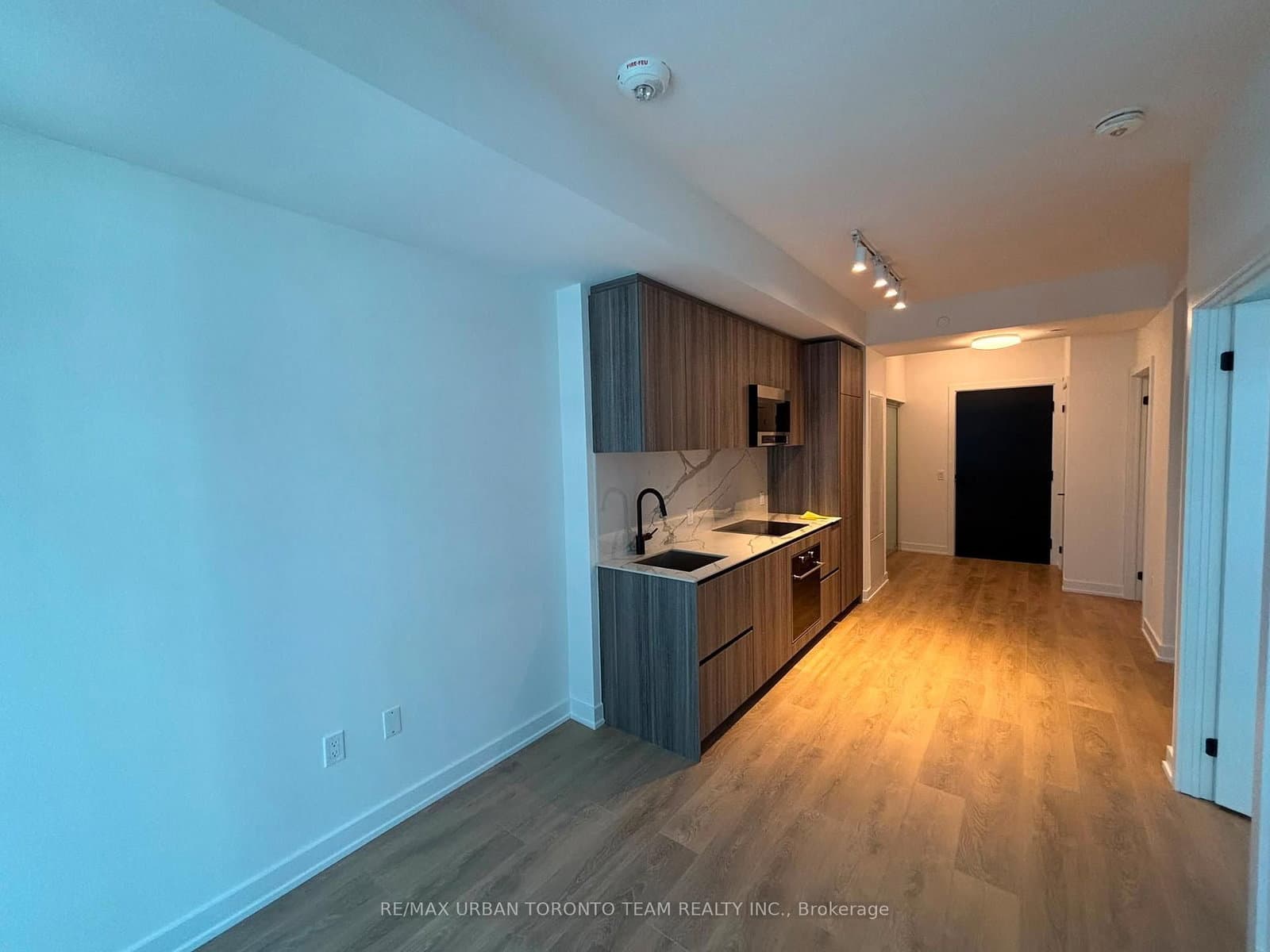127 Broadway Avenue, Unit 3008 thumbnail 3