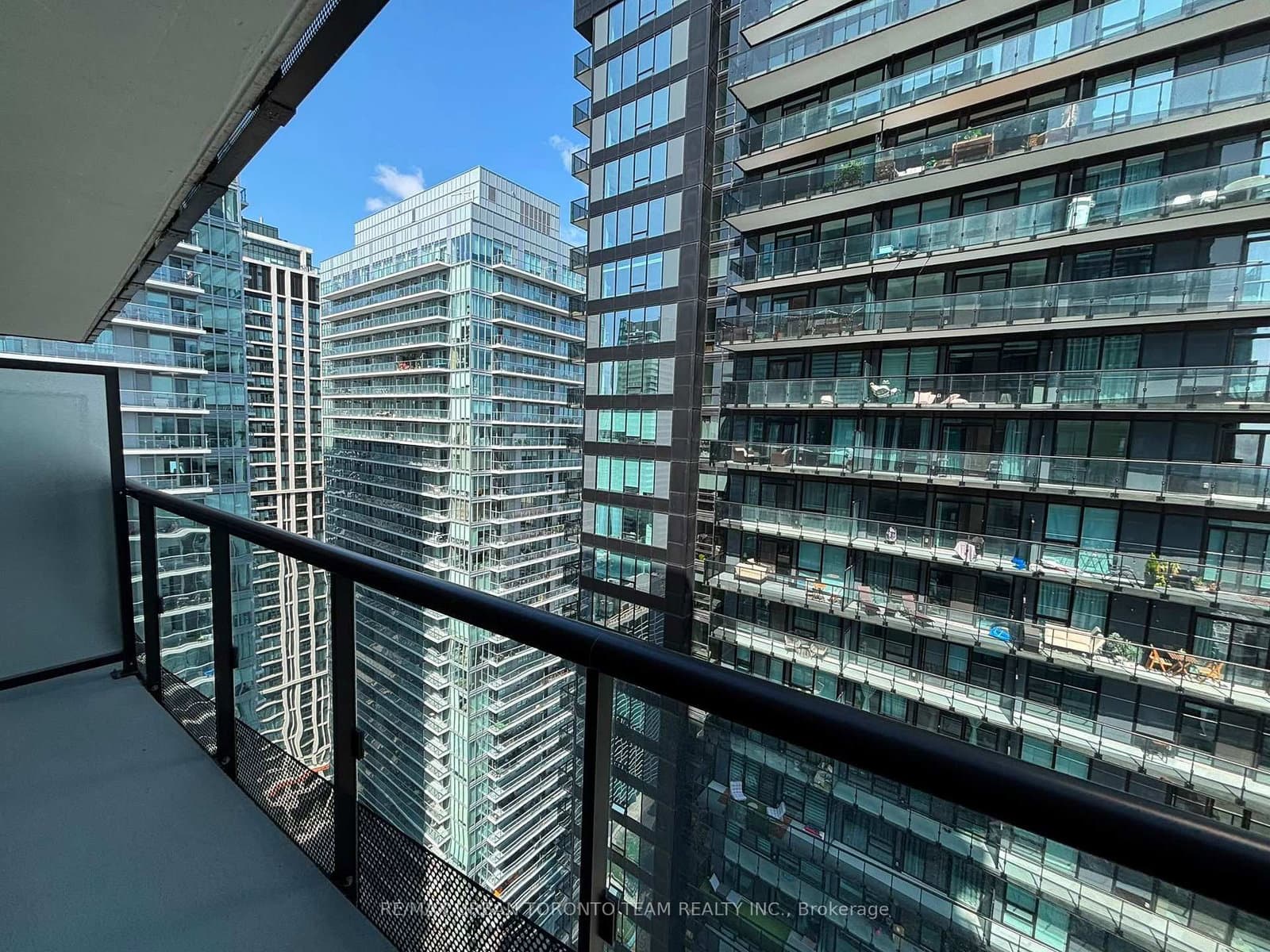 127 Broadway Avenue, Unit 3008 thumbnail 4