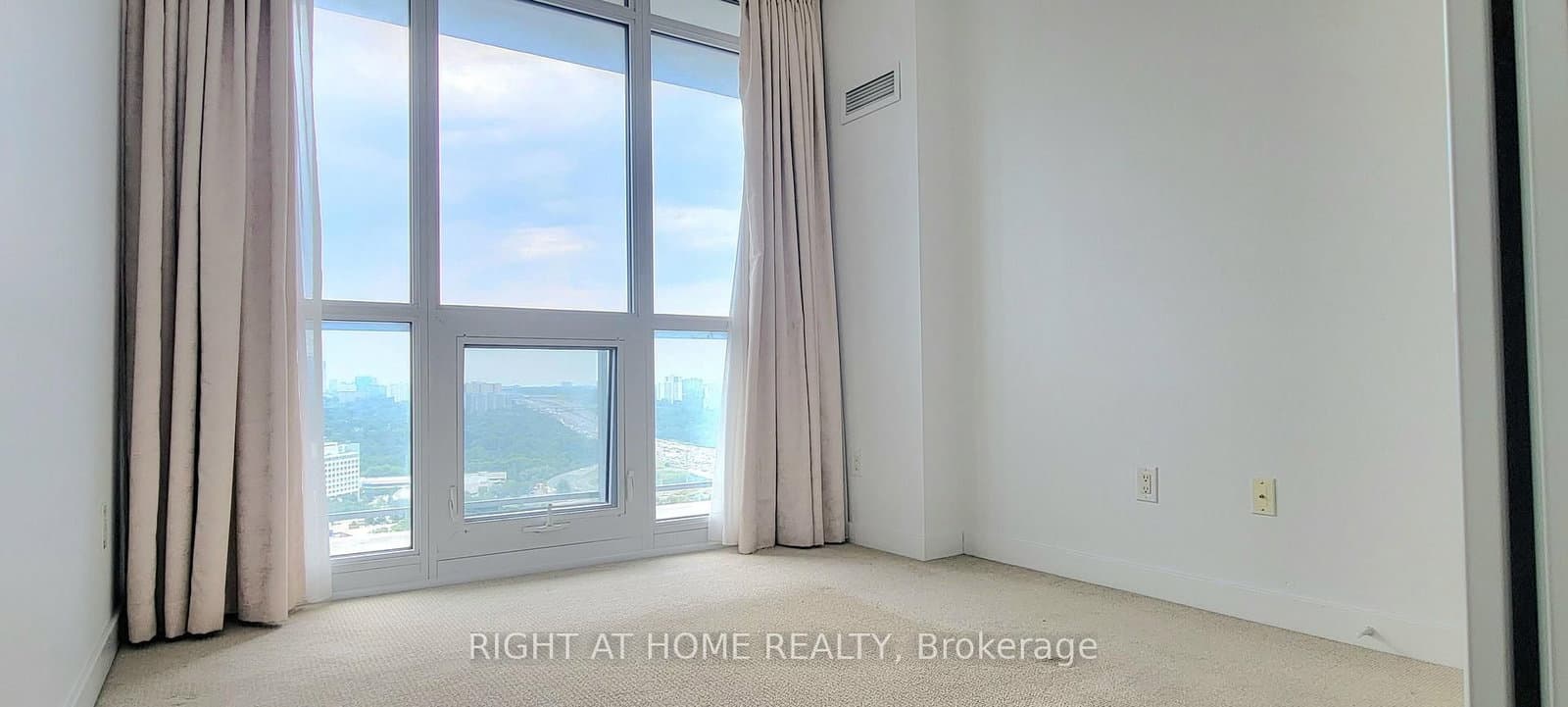 121 McMahon Drive, Unit 2703 thumbnail 10