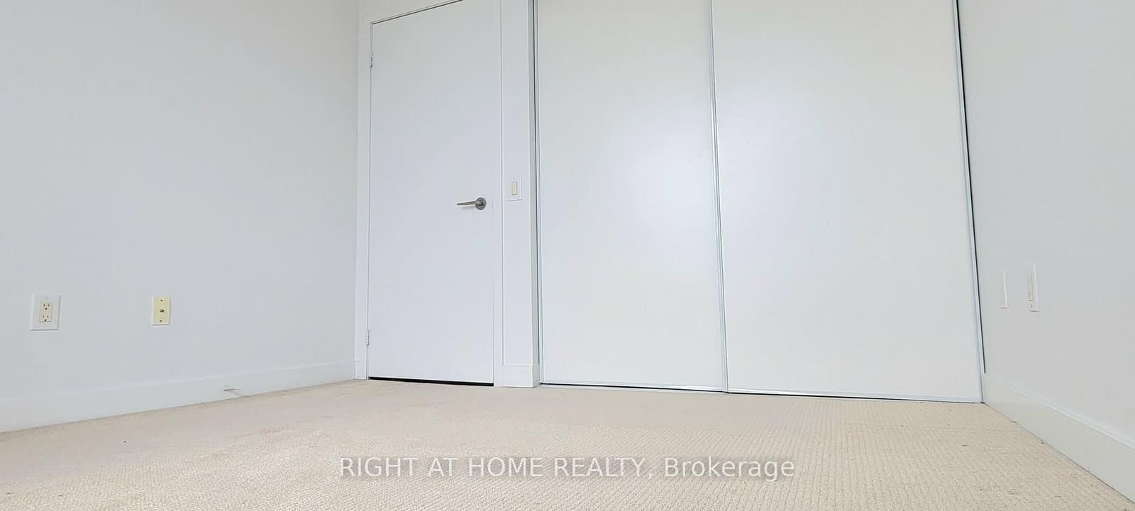 121 McMahon Drive, Unit 2703 thumbnail 12