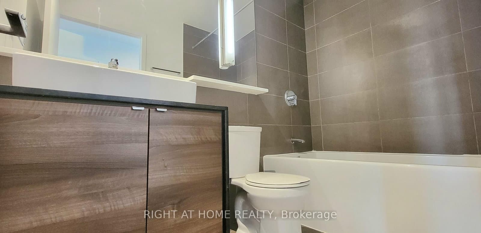 121 McMahon Drive, Unit 2703 thumbnail 14