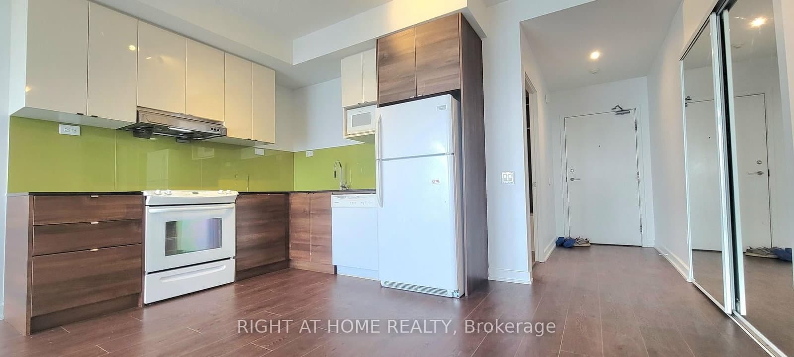 121 McMahon Drive, Unit 2703 thumbnail 5