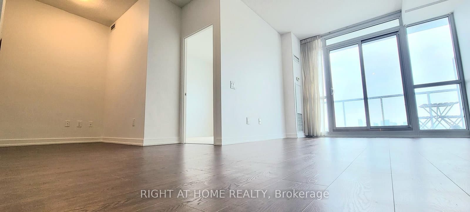 121 McMahon Drive, Unit 2703 thumbnail 6