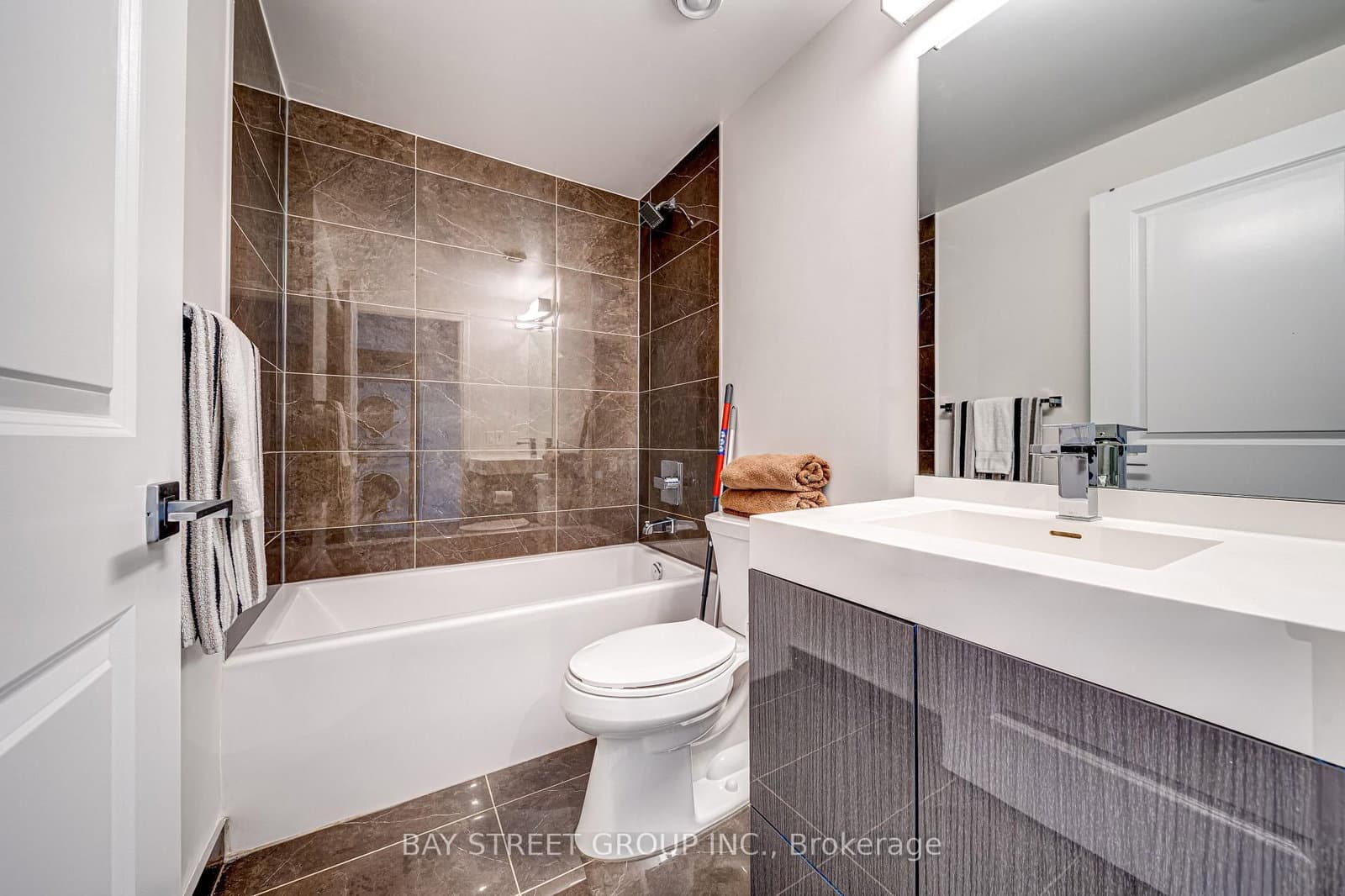 251 Jarvis Street, Unit 3809 thumbnail 5