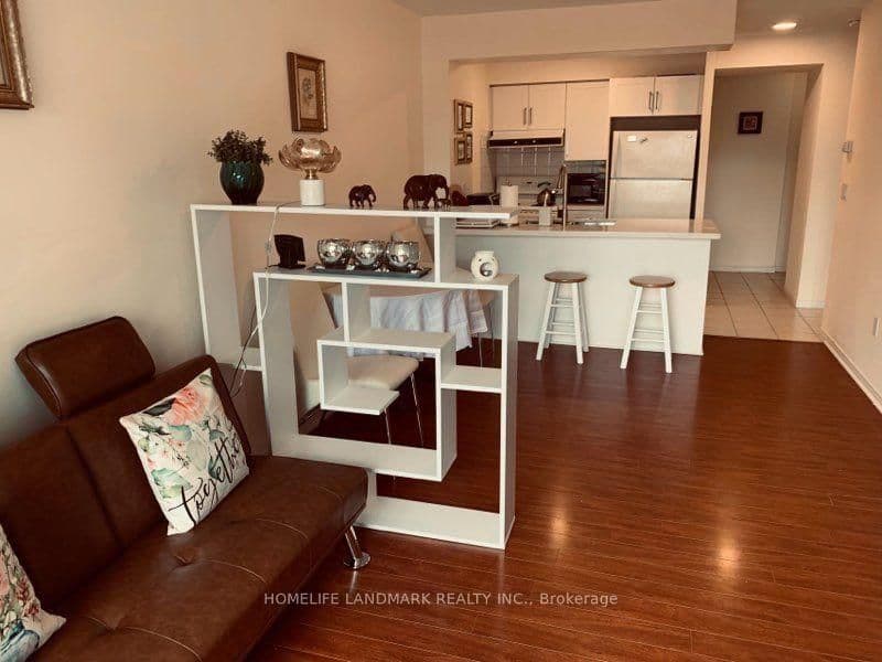 909 Bay Street, Unit 808 thumbnail 7