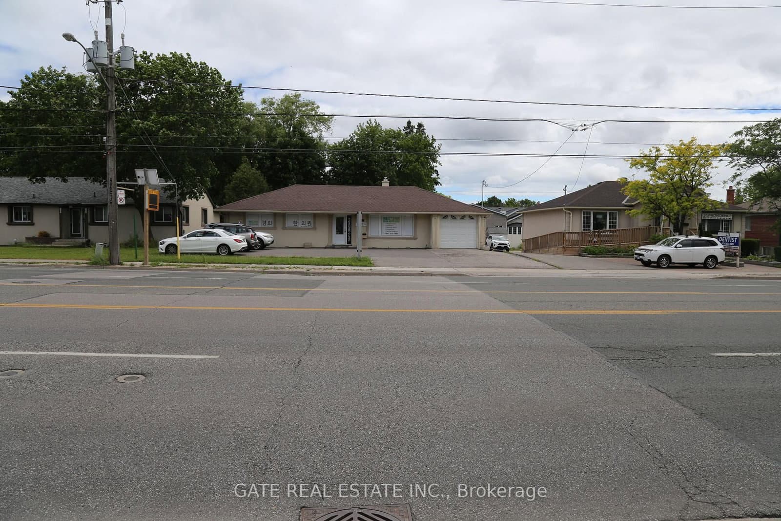 271 Finch Avenue W thumbnail 2