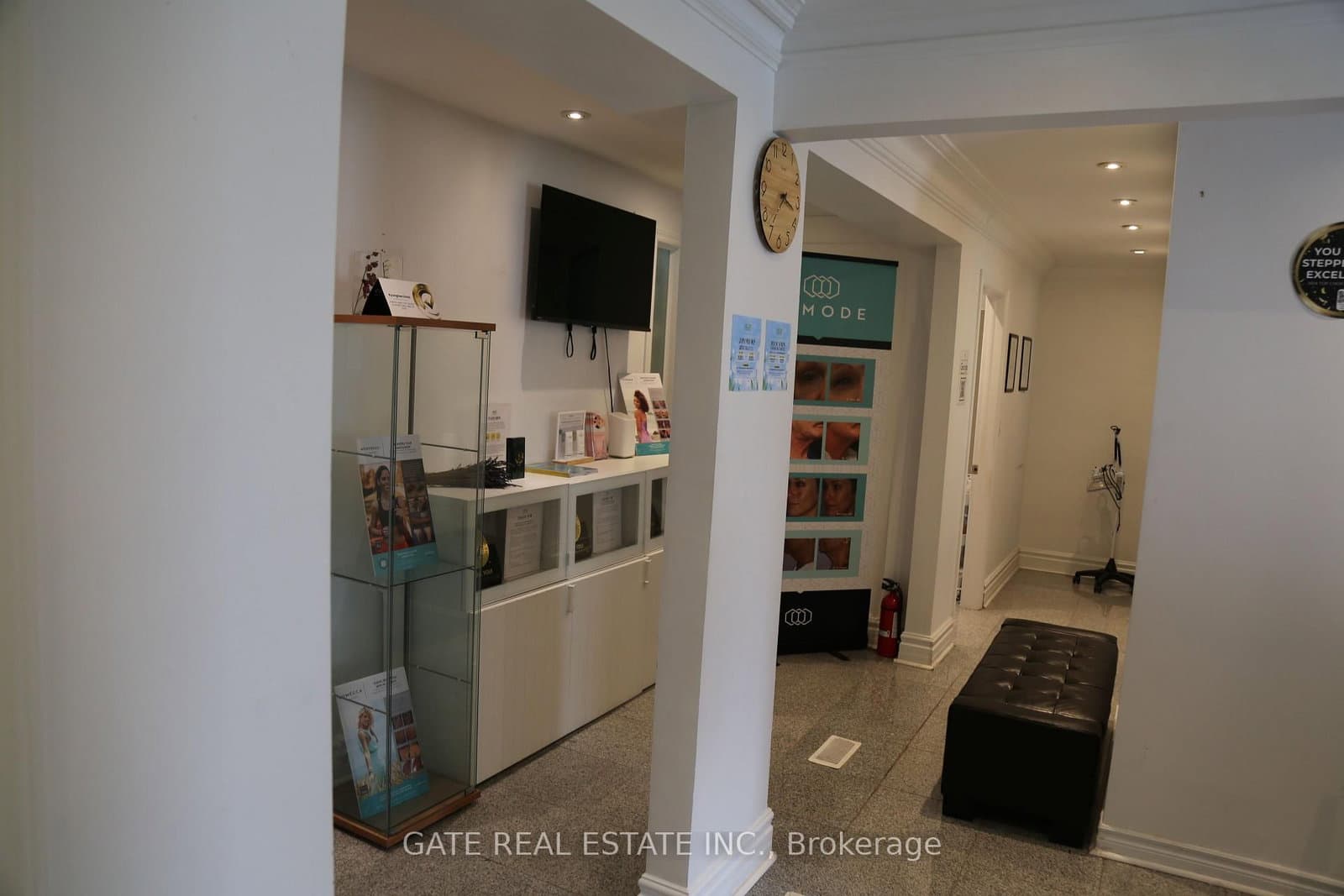 271 Finch Avenue W thumbnail 4