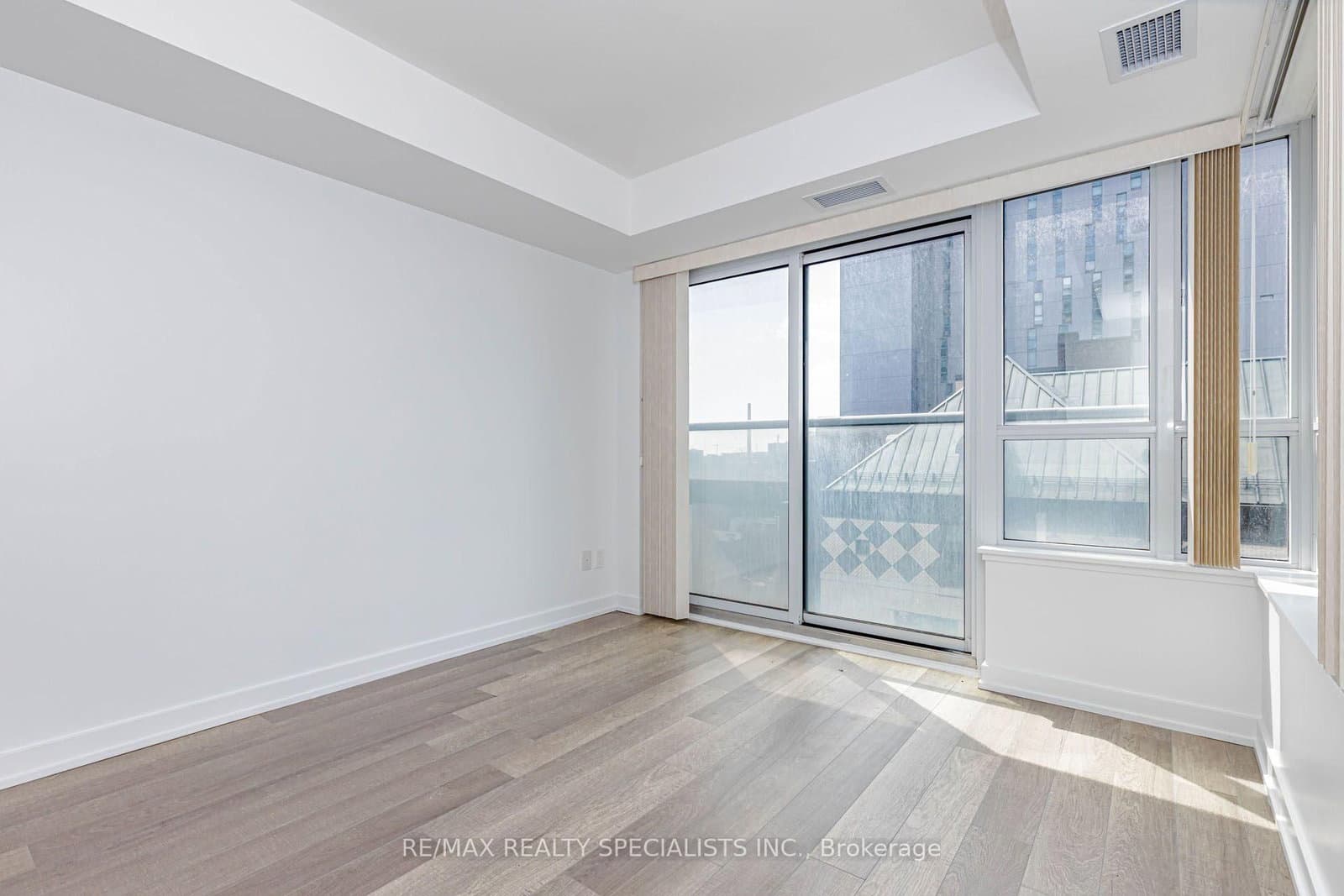 181 Huron Street, Unit 604 thumbnail 14