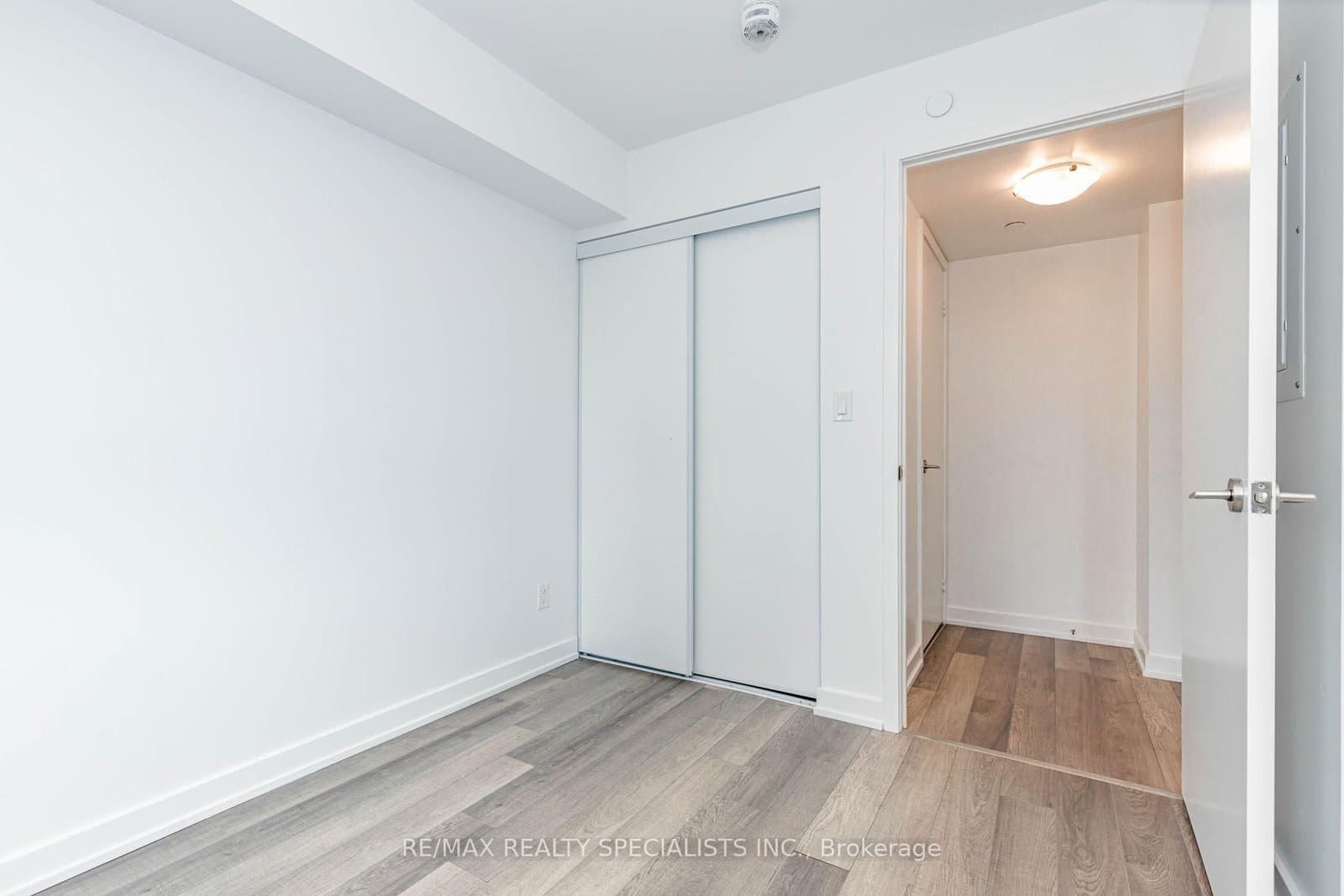 181 Huron Street, Unit 604 thumbnail 19