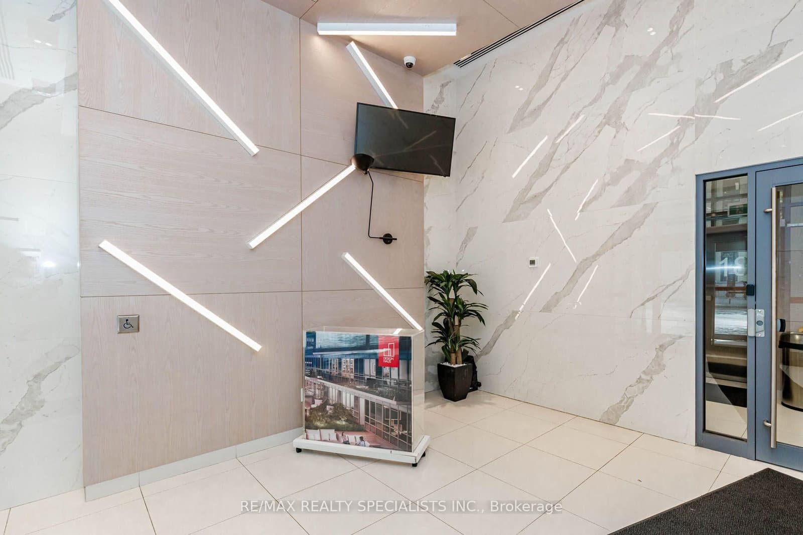 181 Huron Street, Unit 604 thumbnail 4