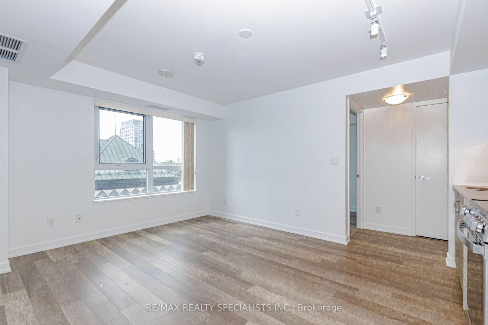 181 Huron Street, Unit 604 thumbnail 8