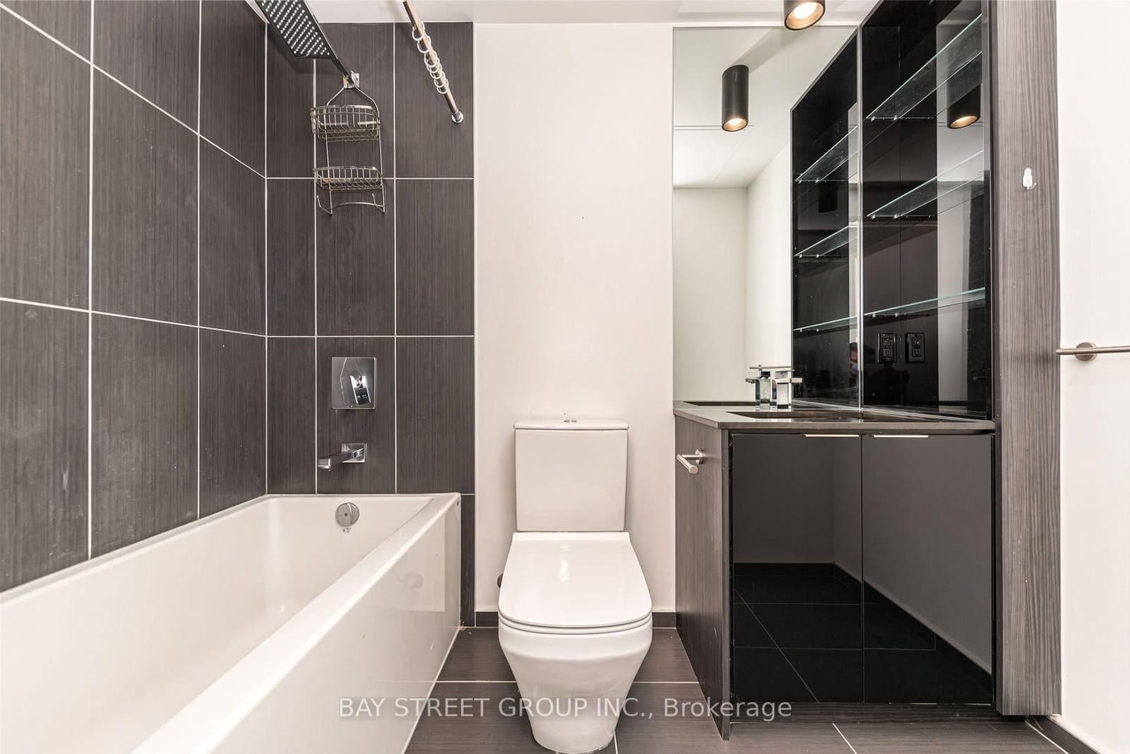 70 Temperance Street, Unit 2012 thumbnail 8