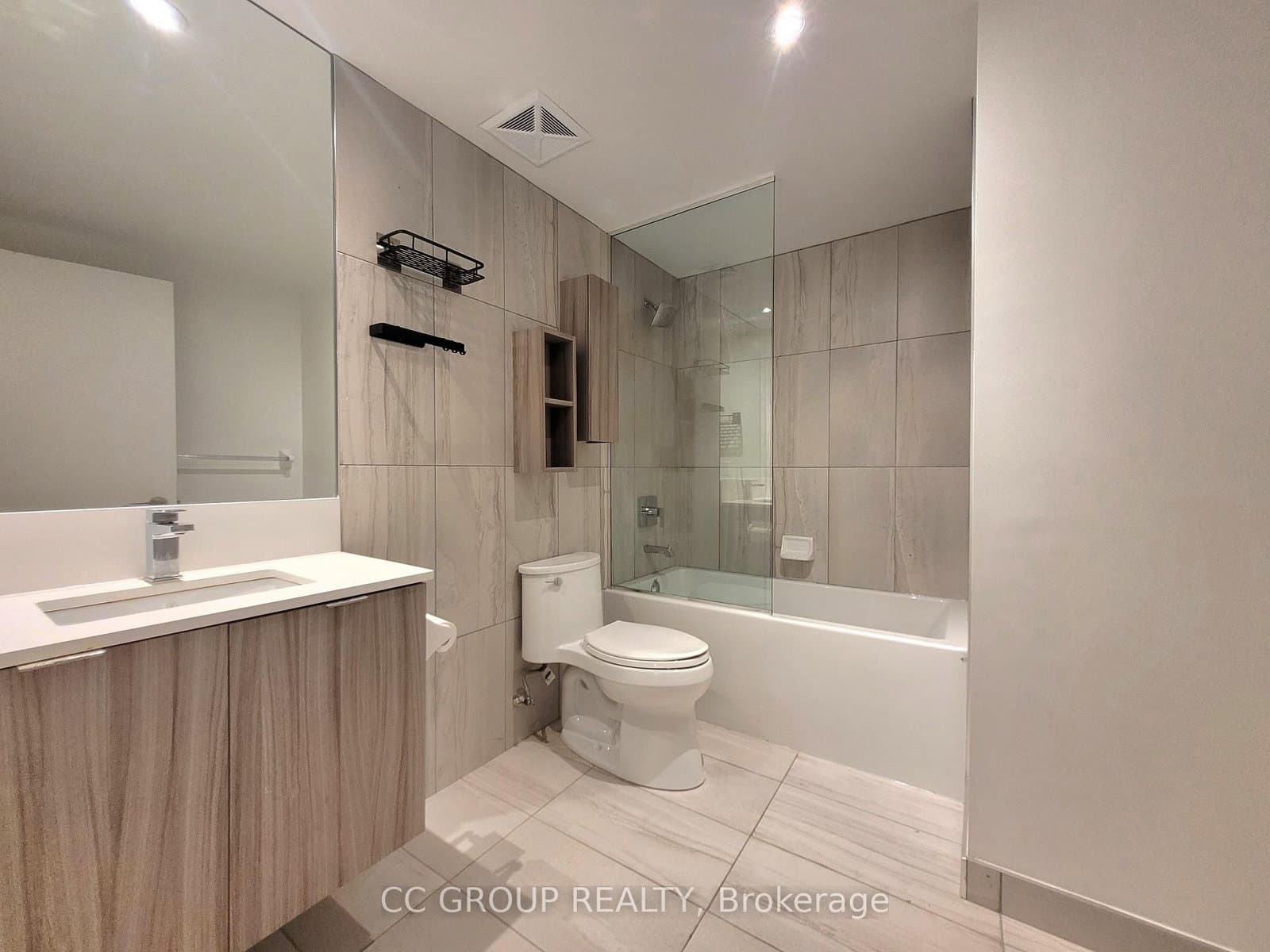 99 Broadway Avenue, Unit 901 thumbnail 14