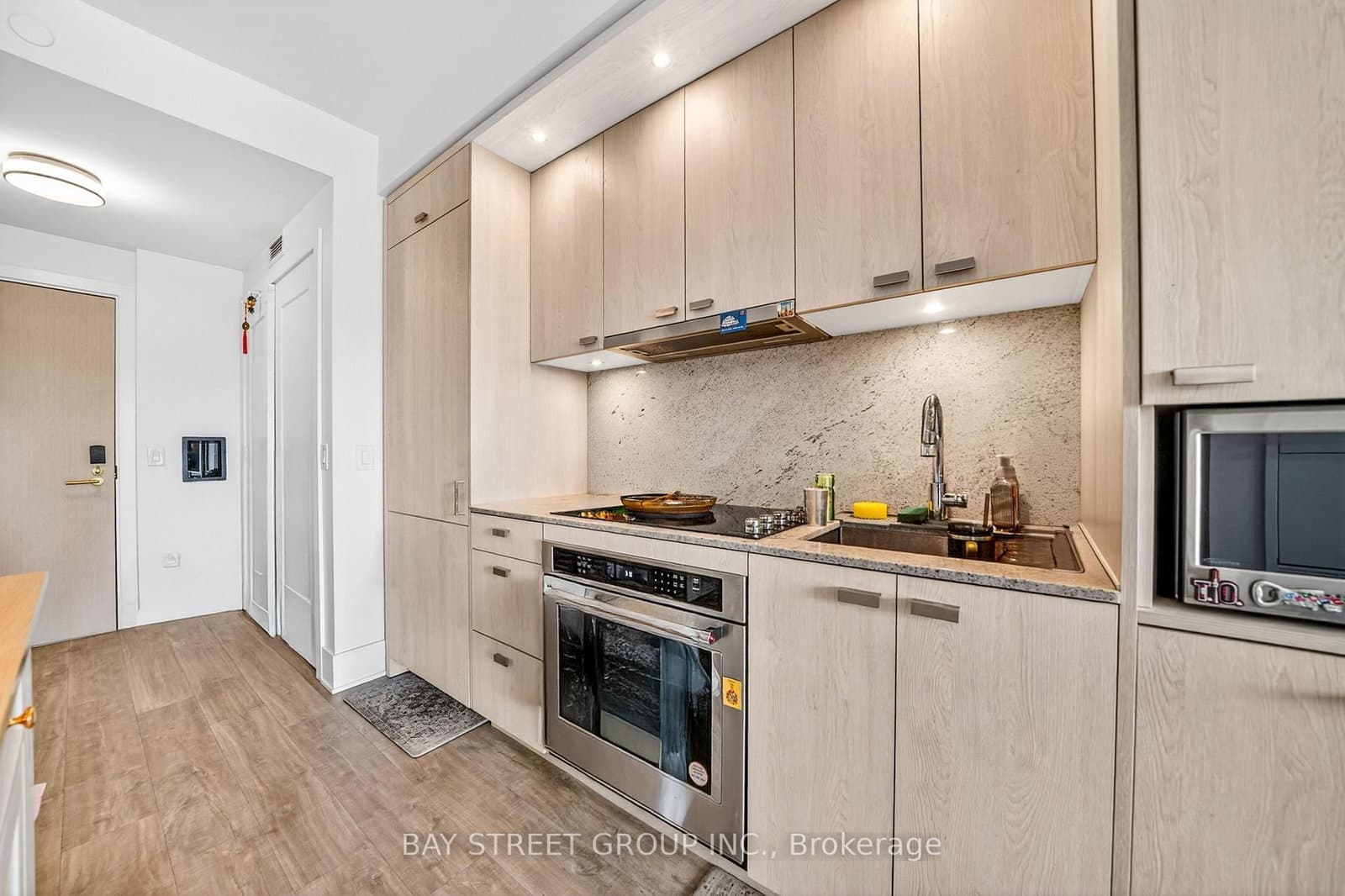 480 Front Street W, Unit 801 thumbnail 16