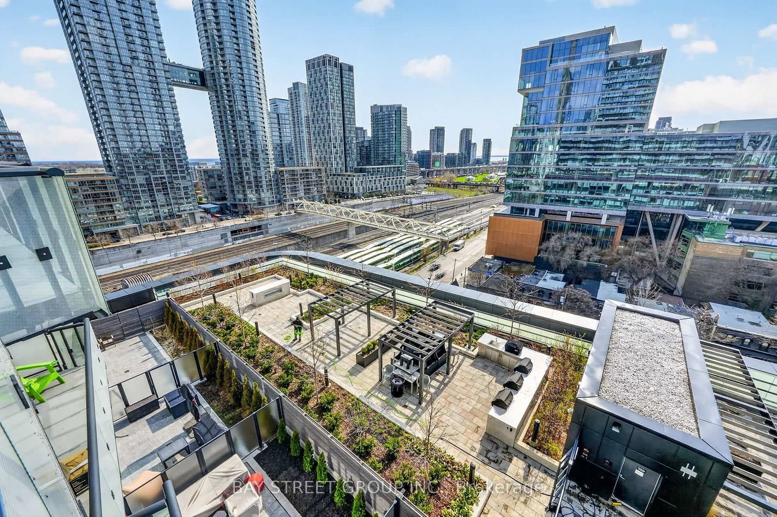 480 Front Street W, Unit 801 thumbnail 22