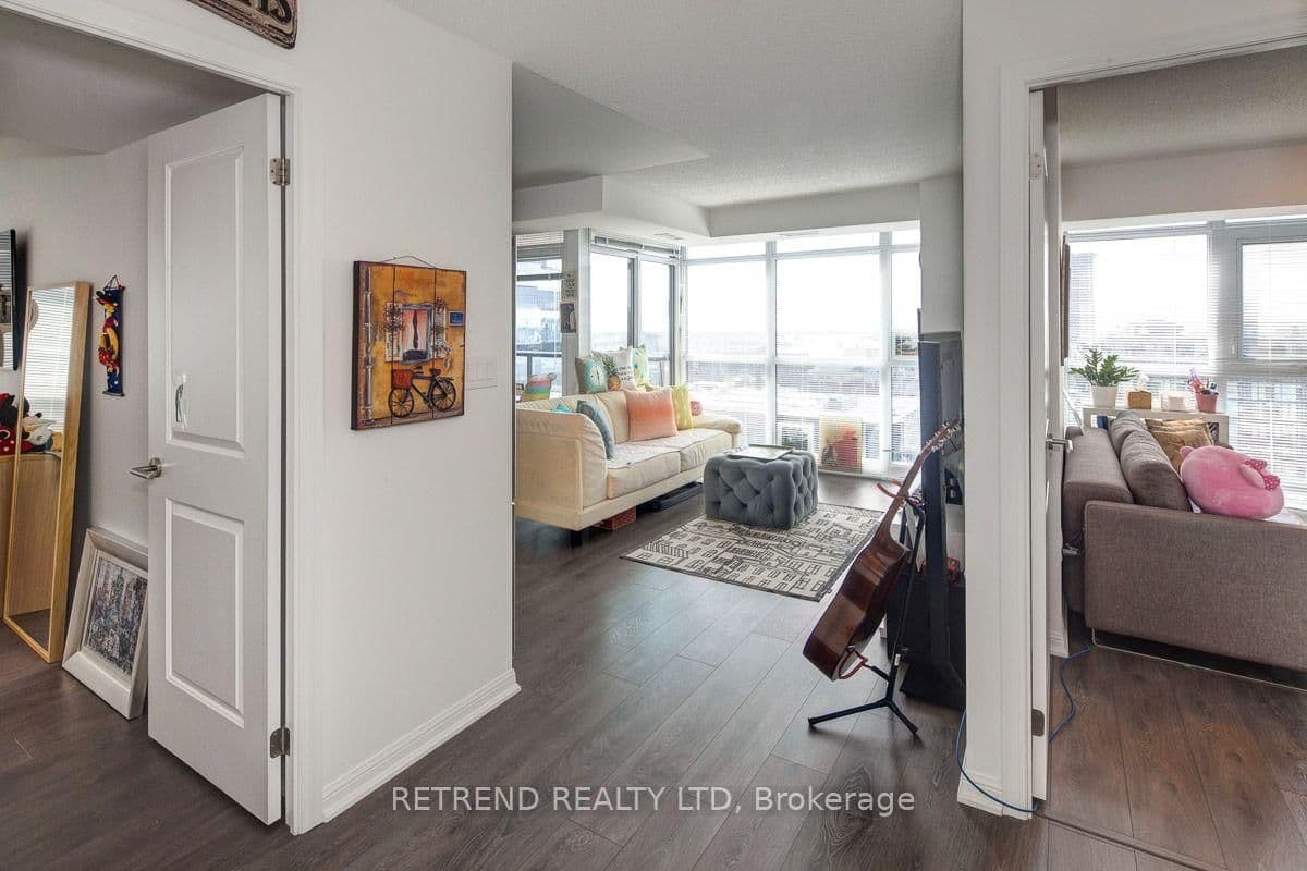 400 Adelaide Street E, Unit 2004 thumbnail 4