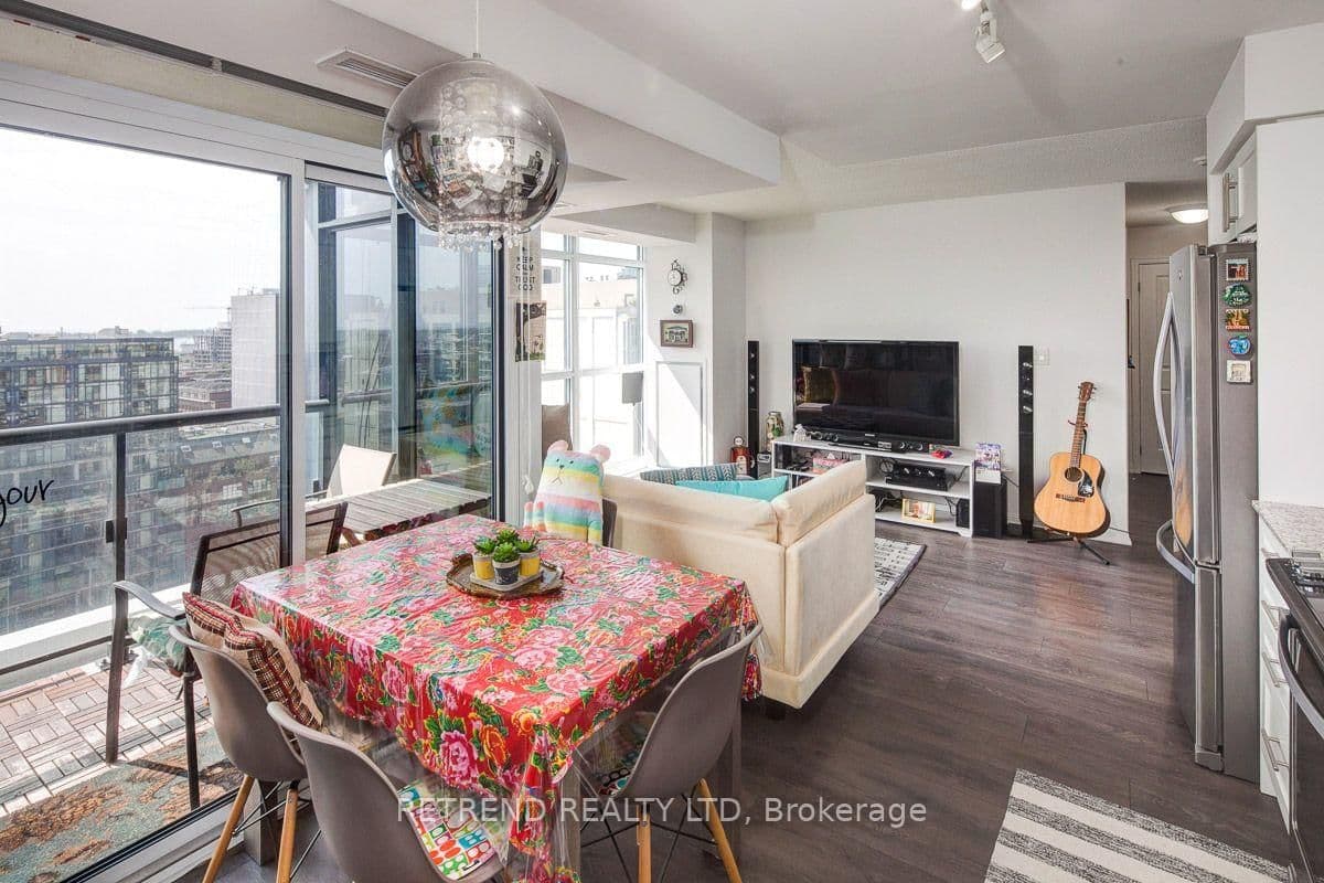 400 Adelaide Street E, Unit 2004 thumbnail 9