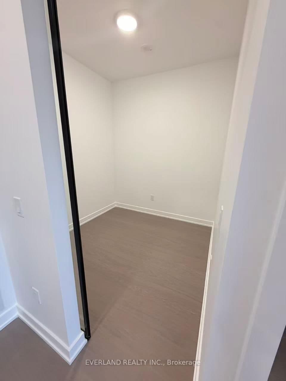 91 Montclair Avenue, Unit 717 thumbnail 3