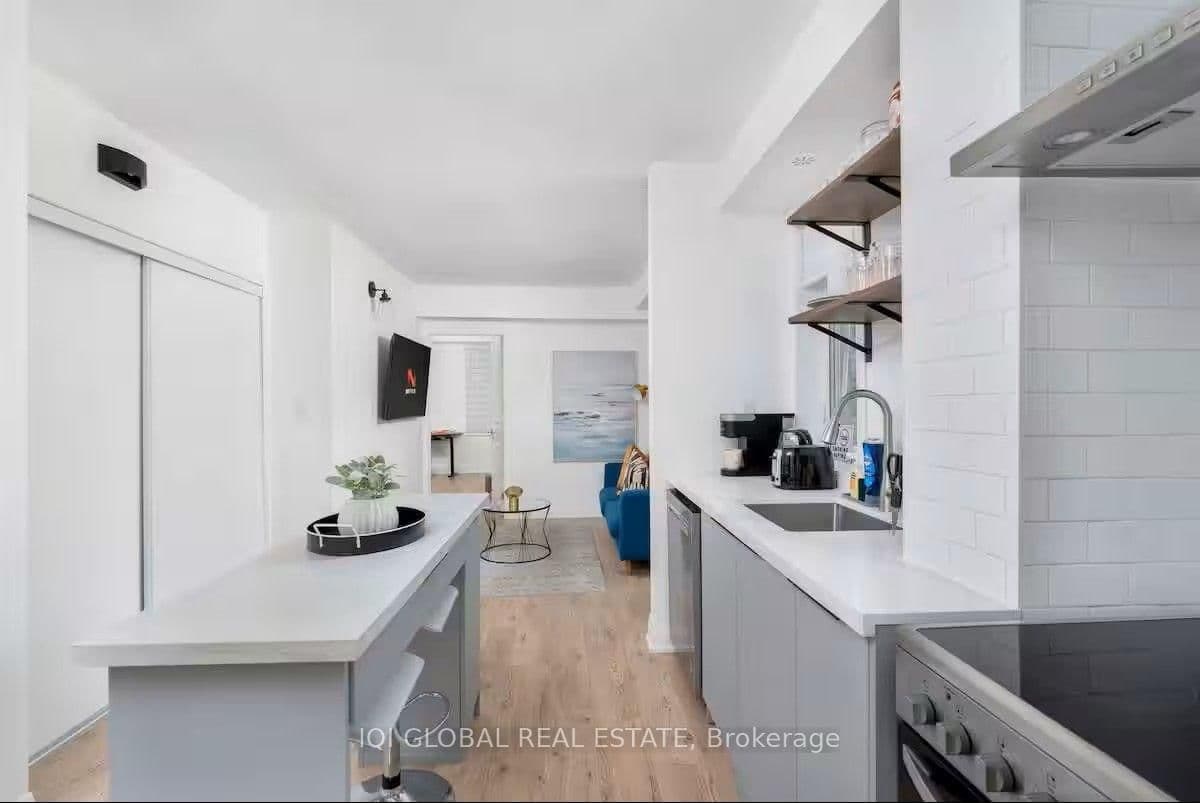 525 Ossington Avenue, Unit 2nd Floor thumbnail 6