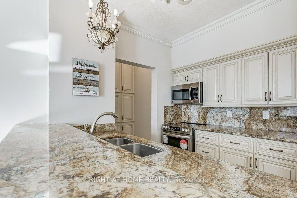25 Grenville Street, Unit PH2 thumbnail 12