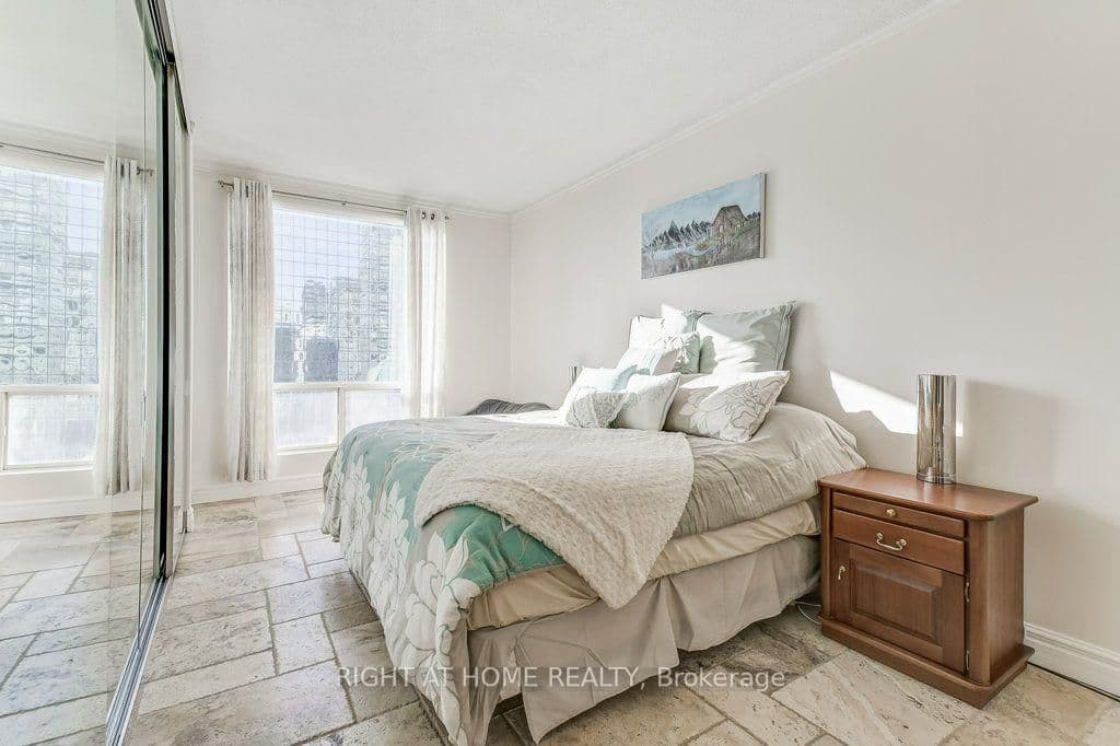 25 Grenville Street, Unit PH2 thumbnail 24