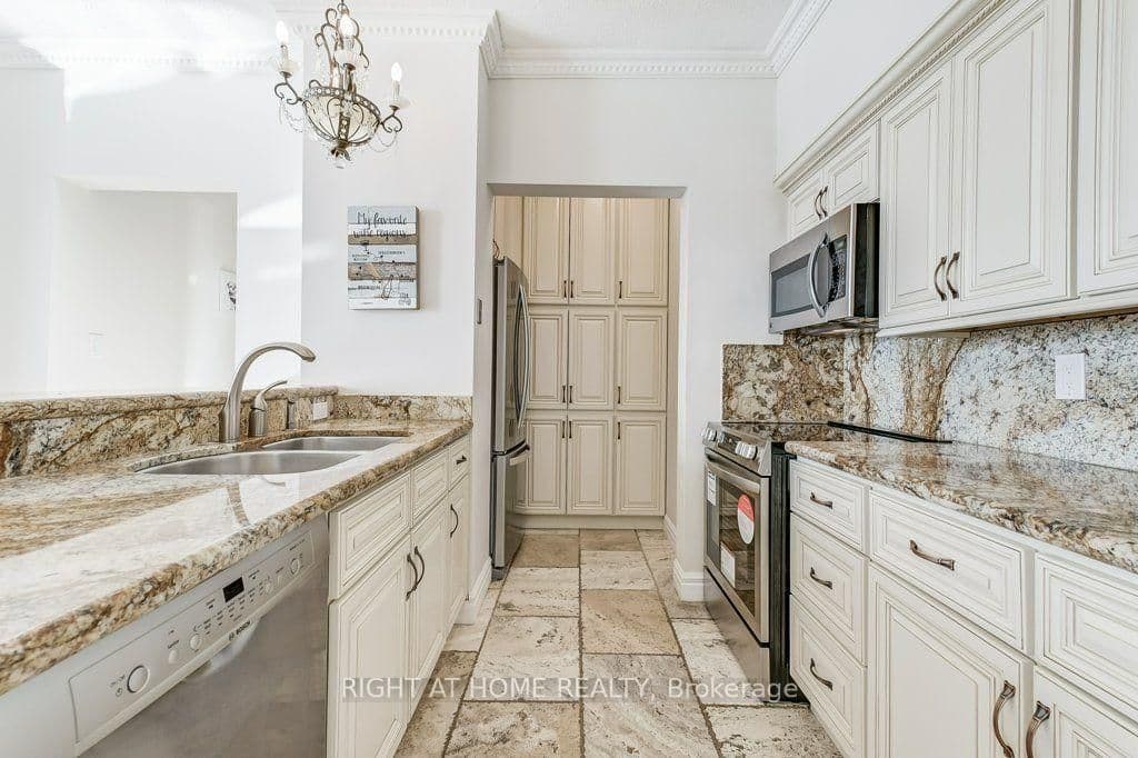 25 Grenville Street, Unit PH2 thumbnail 8