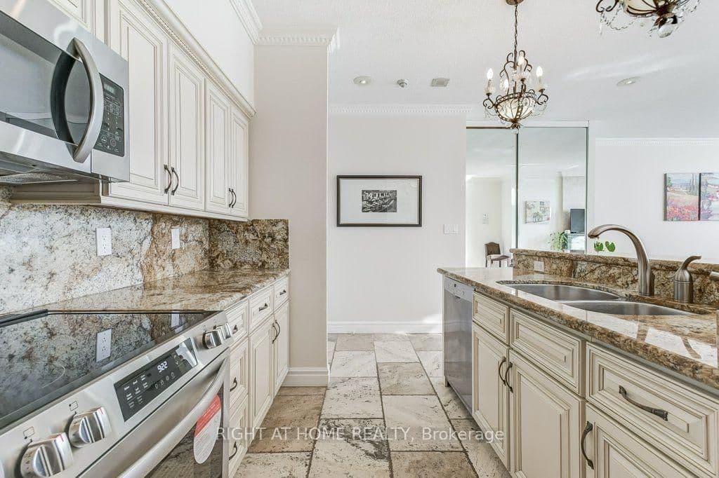25 Grenville Street, Unit PH2 thumbnail 9