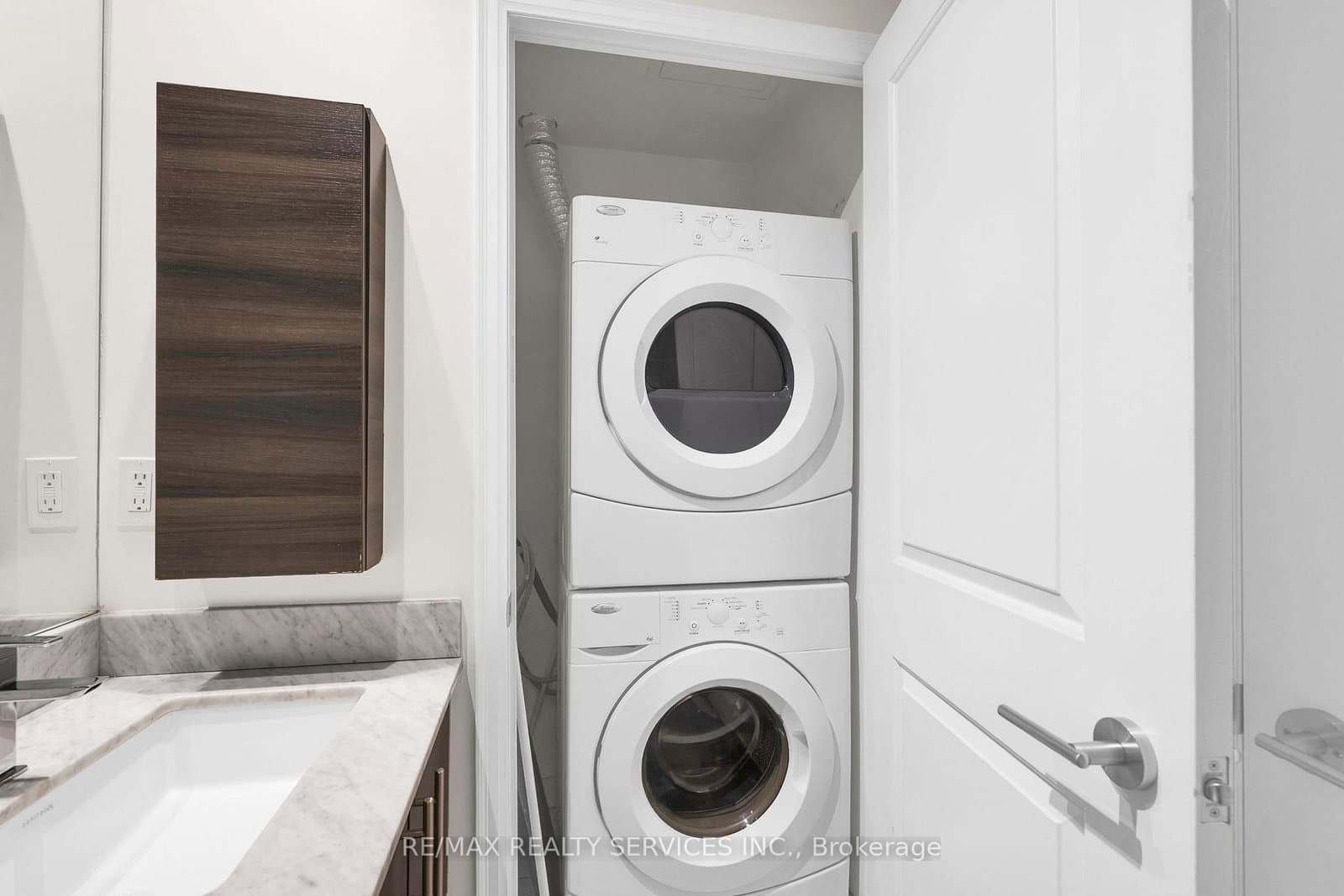 85 East Liberty Street, Unit 1802 thumbnail 13