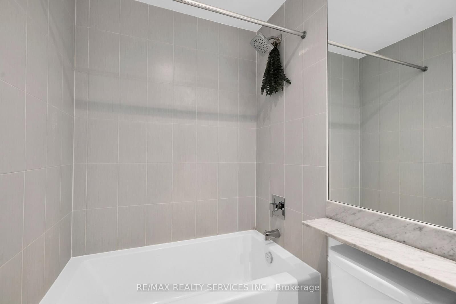 85 East Liberty Street, Unit 1802 thumbnail 24
