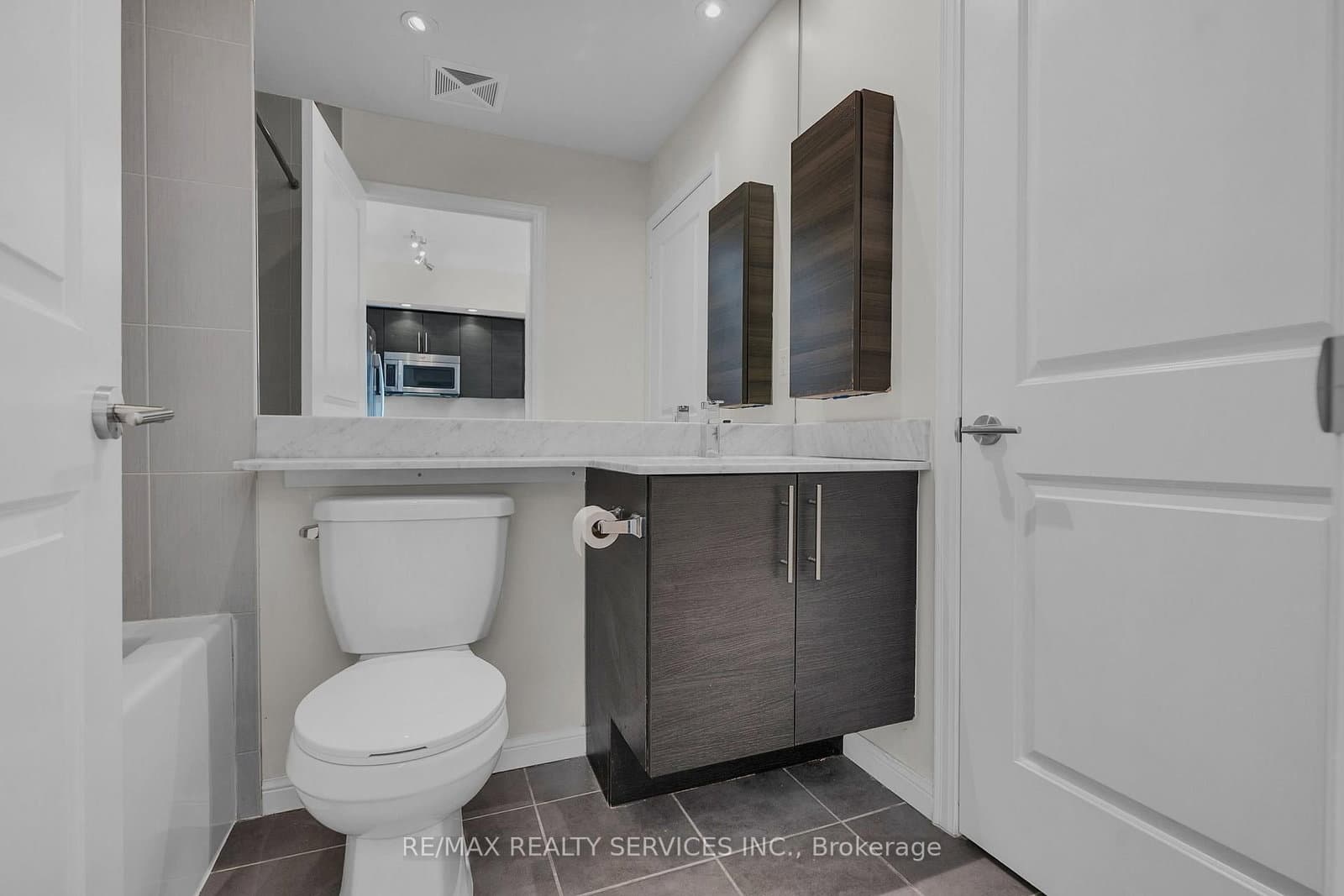 85 East Liberty Street, Unit 1802 thumbnail 25