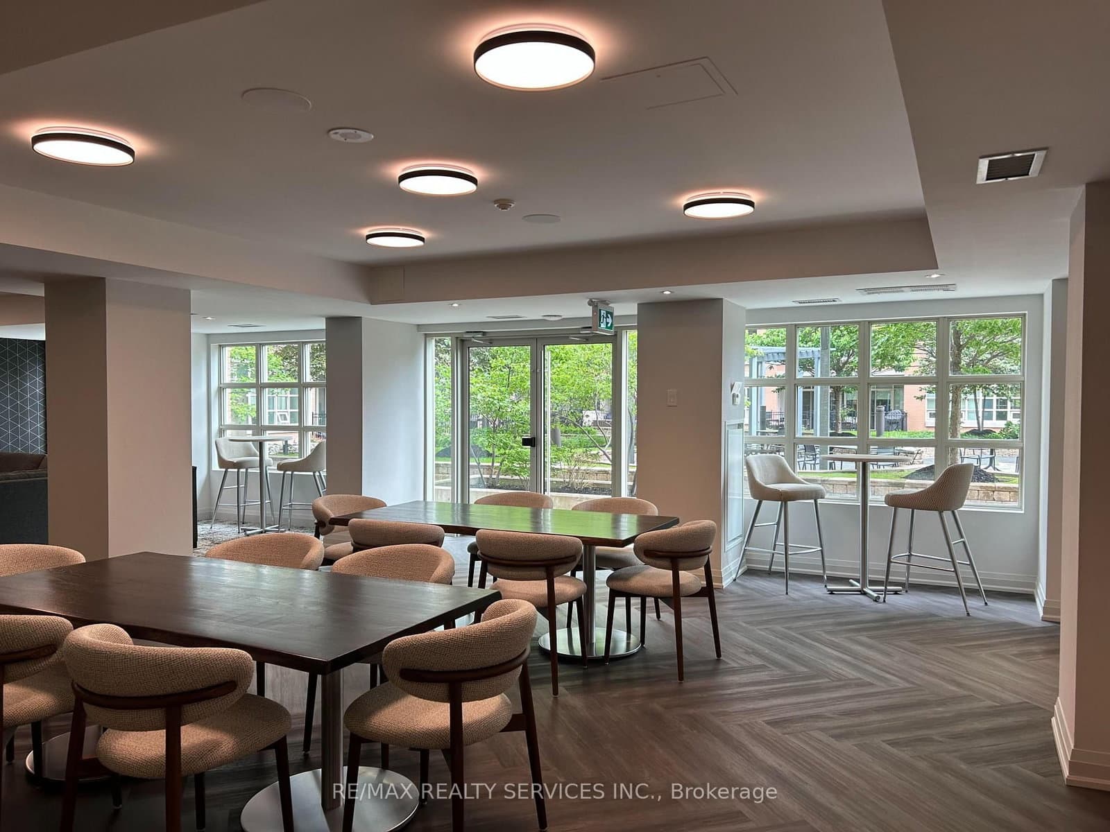 85 East Liberty Street, Unit 1802 thumbnail 37