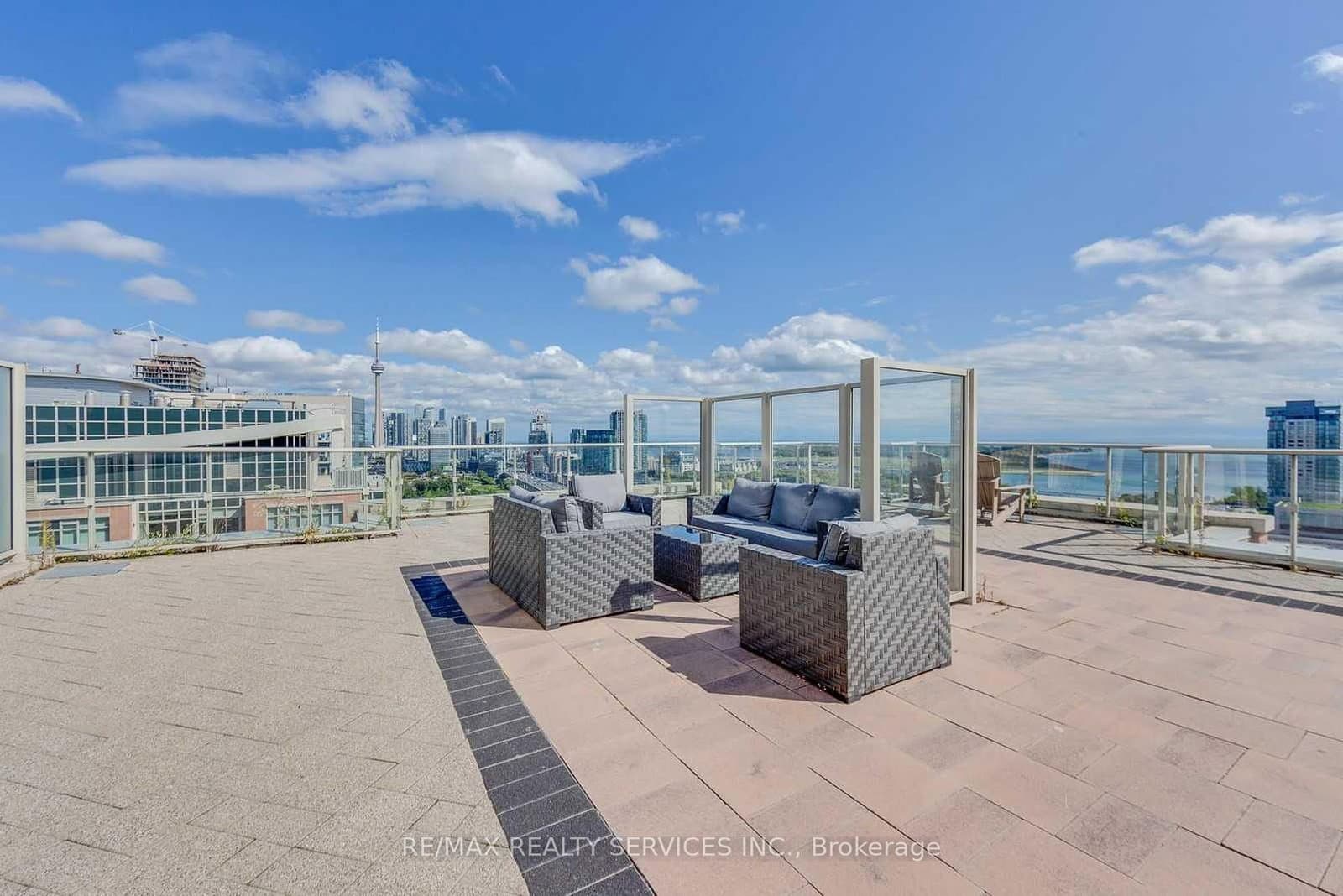 85 East Liberty Street, Unit 1802 thumbnail 38