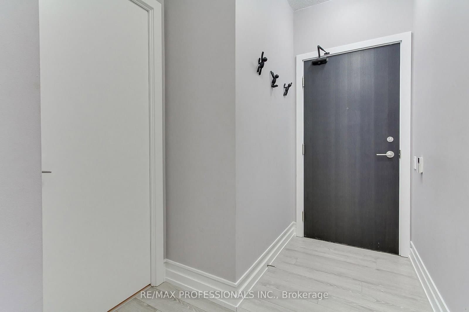 33 Charles Street E, Unit 710 thumbnail 6