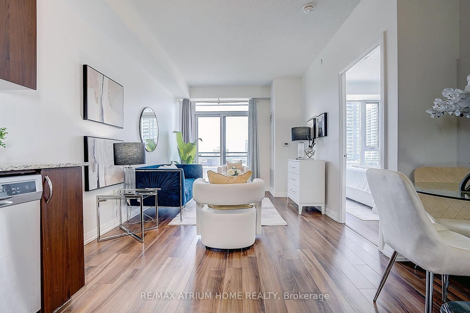 55 Ann O'reilly Road, Unit 810 thumbnail 4