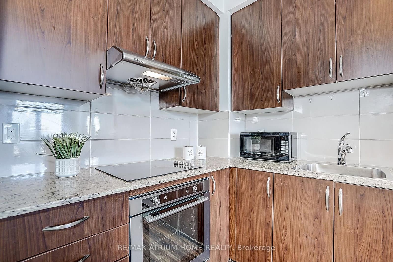 55 Ann O'reilly Road, Unit 810 thumbnail 9