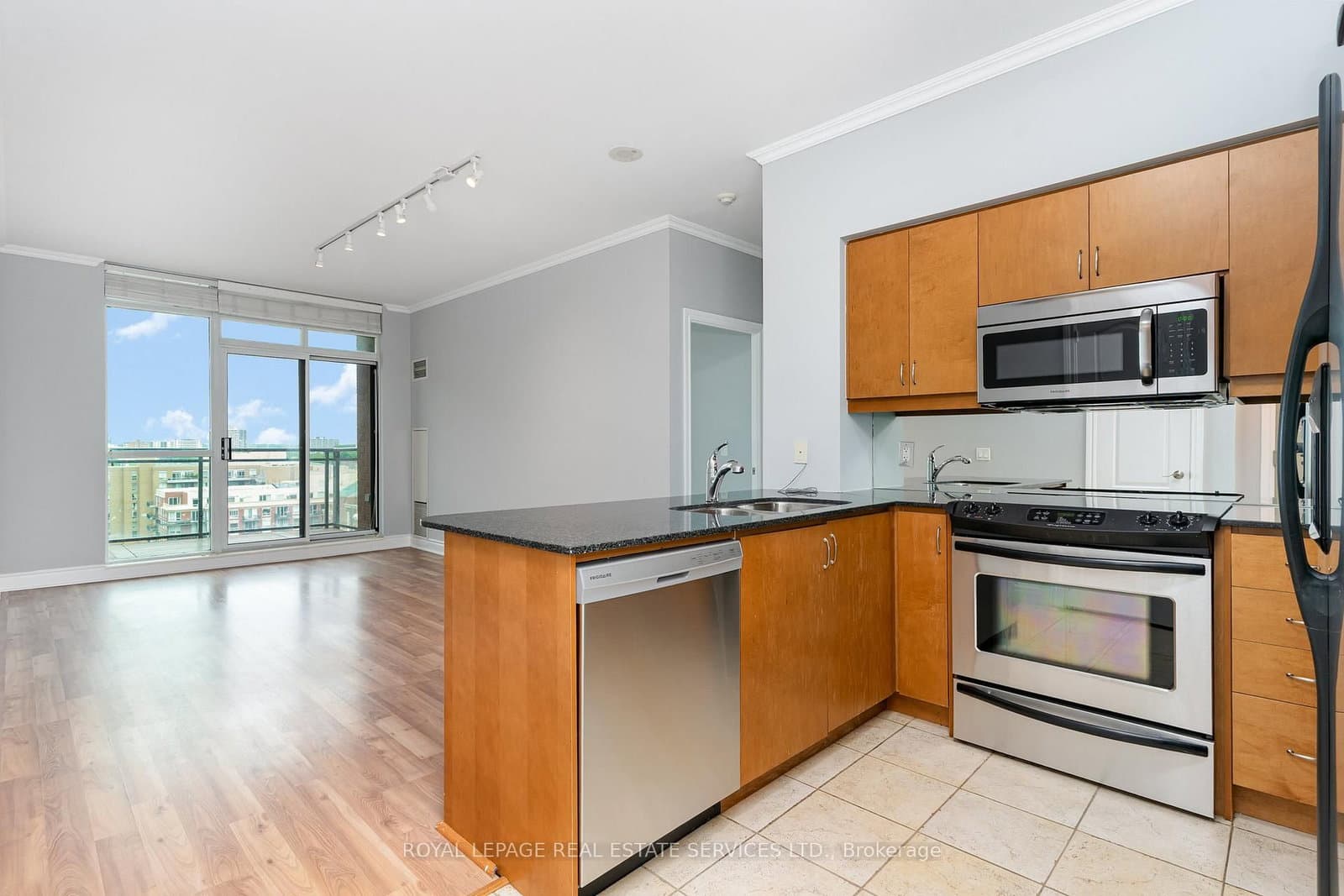 319 Merton Street E, Unit 1216 thumbnail 10