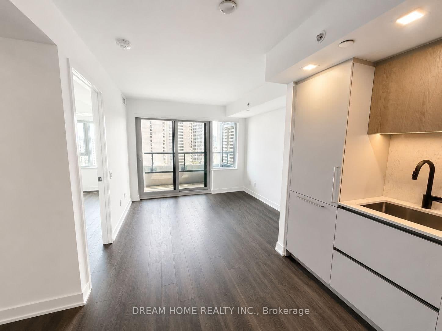 609 Sherbourne Street, Unit 1801 thumbnail 3