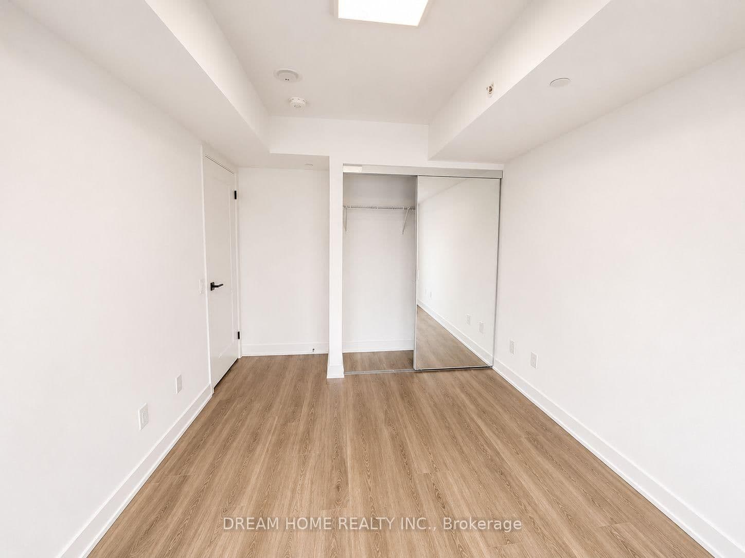 609 Sherbourne Street, Unit 1801 thumbnail 6