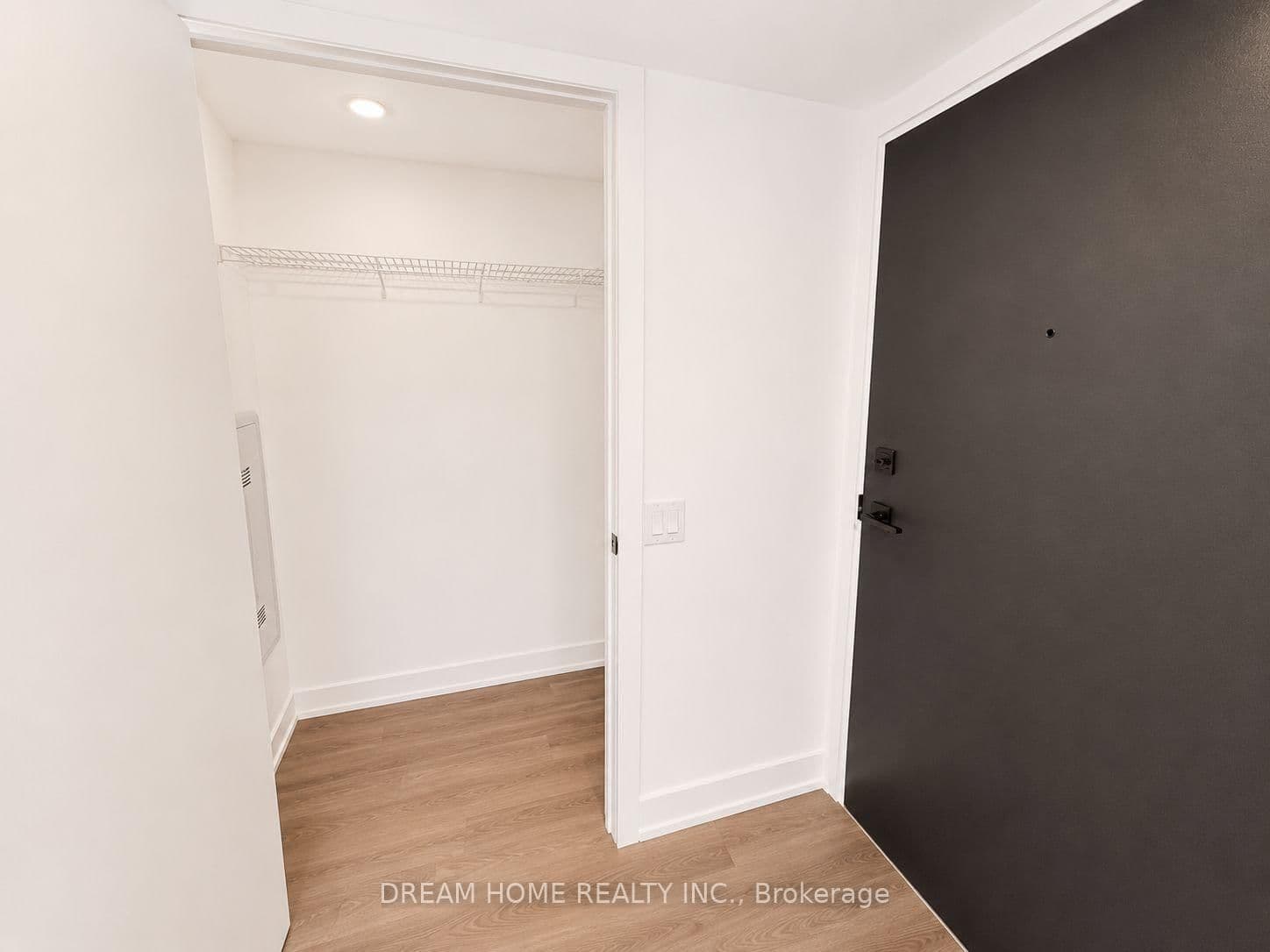 609 Sherbourne Street, Unit 1801 thumbnail 9