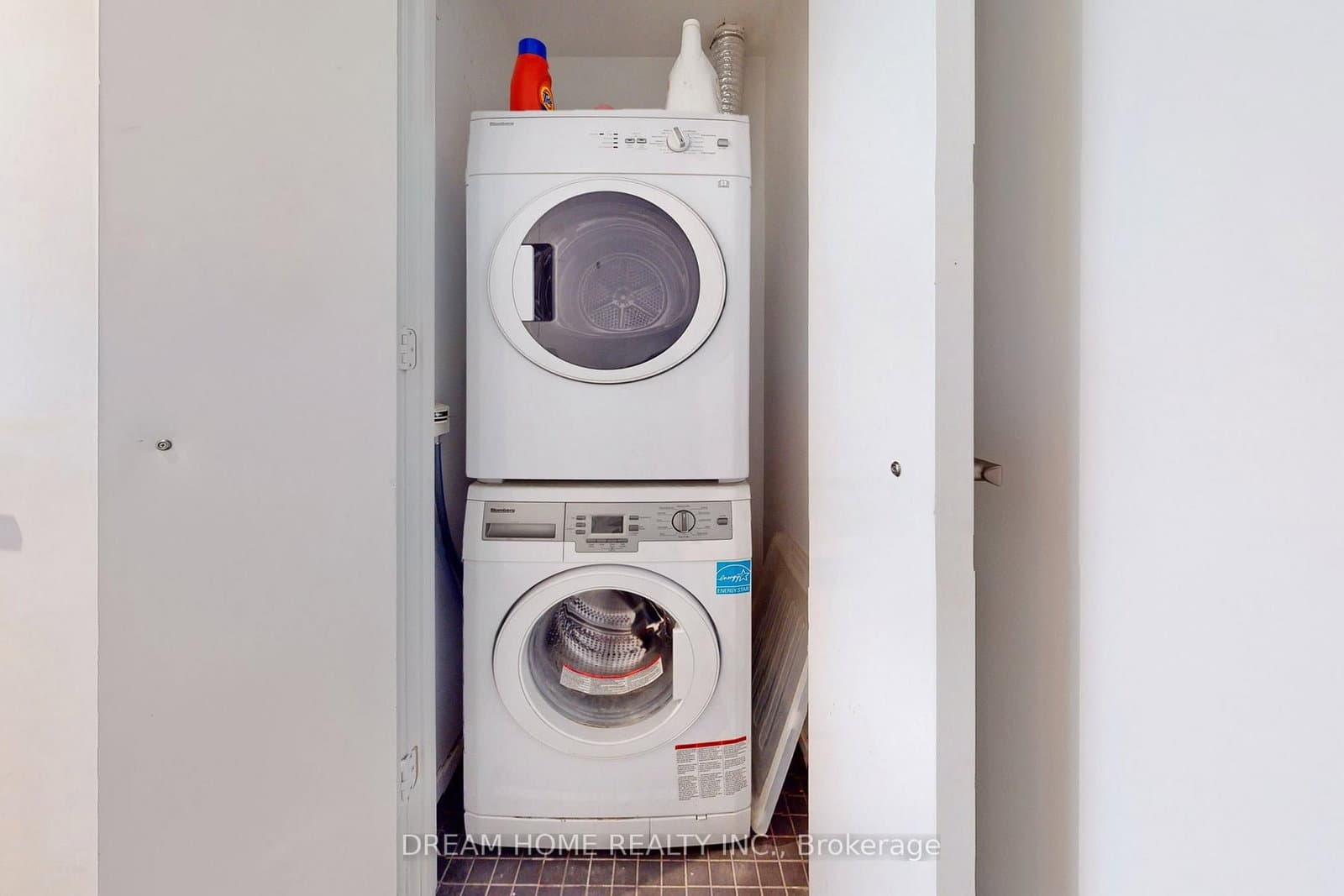 5 St Joseph Street, Unit 3801 thumbnail 10