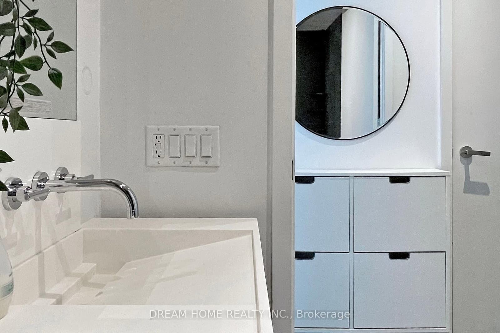 5 St Joseph Street, Unit 3801 thumbnail 9