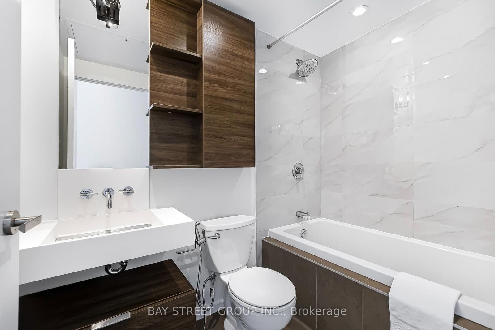 5 St Joseph Street, Unit 908 thumbnail 6