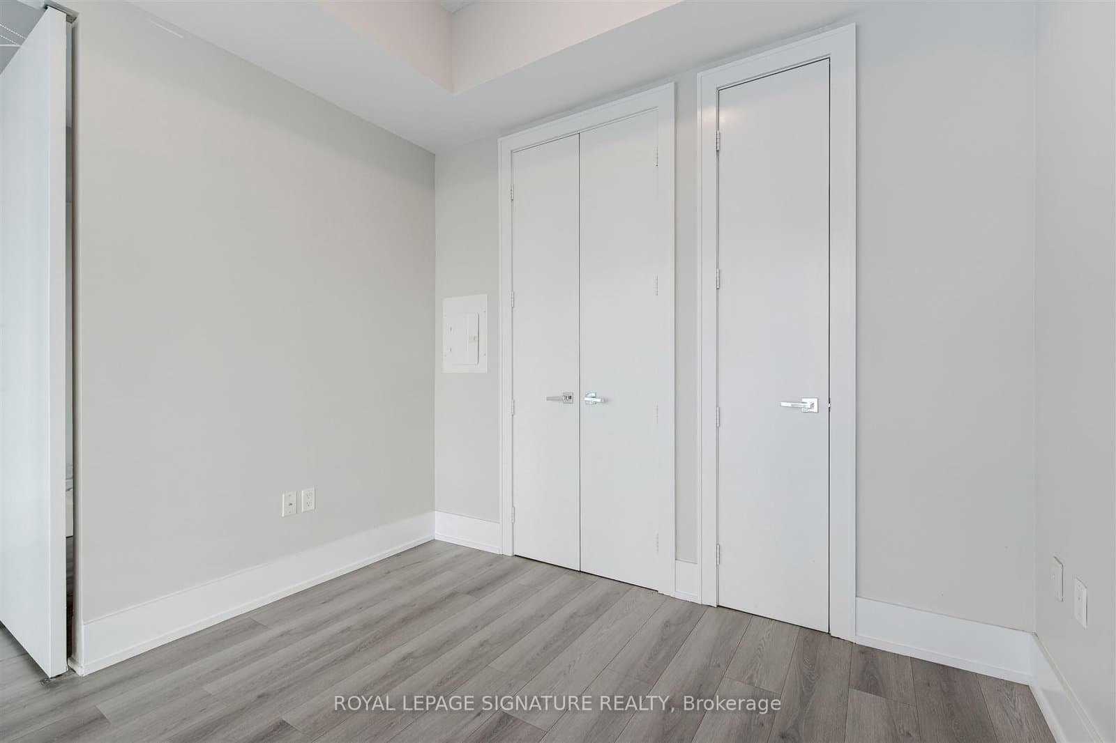29 Queens Quay E, Unit 424 thumbnail 10
