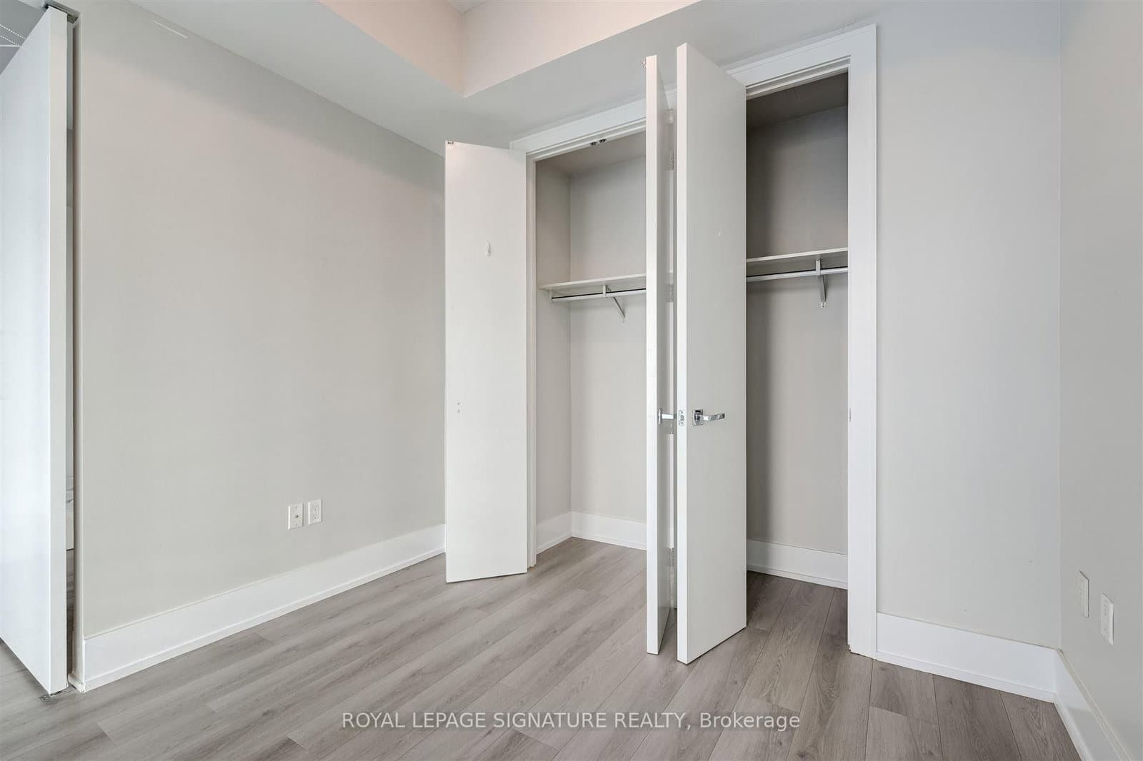 29 Queens Quay E, Unit 424 thumbnail 11