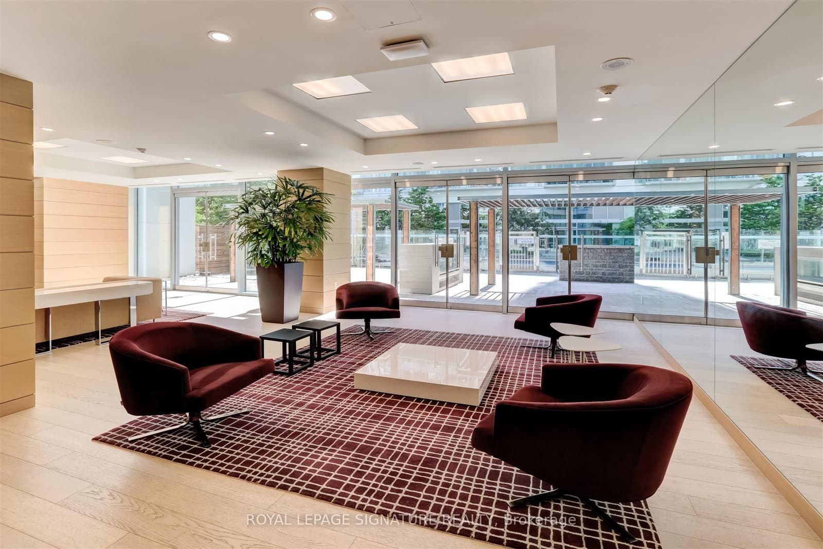 29 Queens Quay E, Unit 424 thumbnail 15