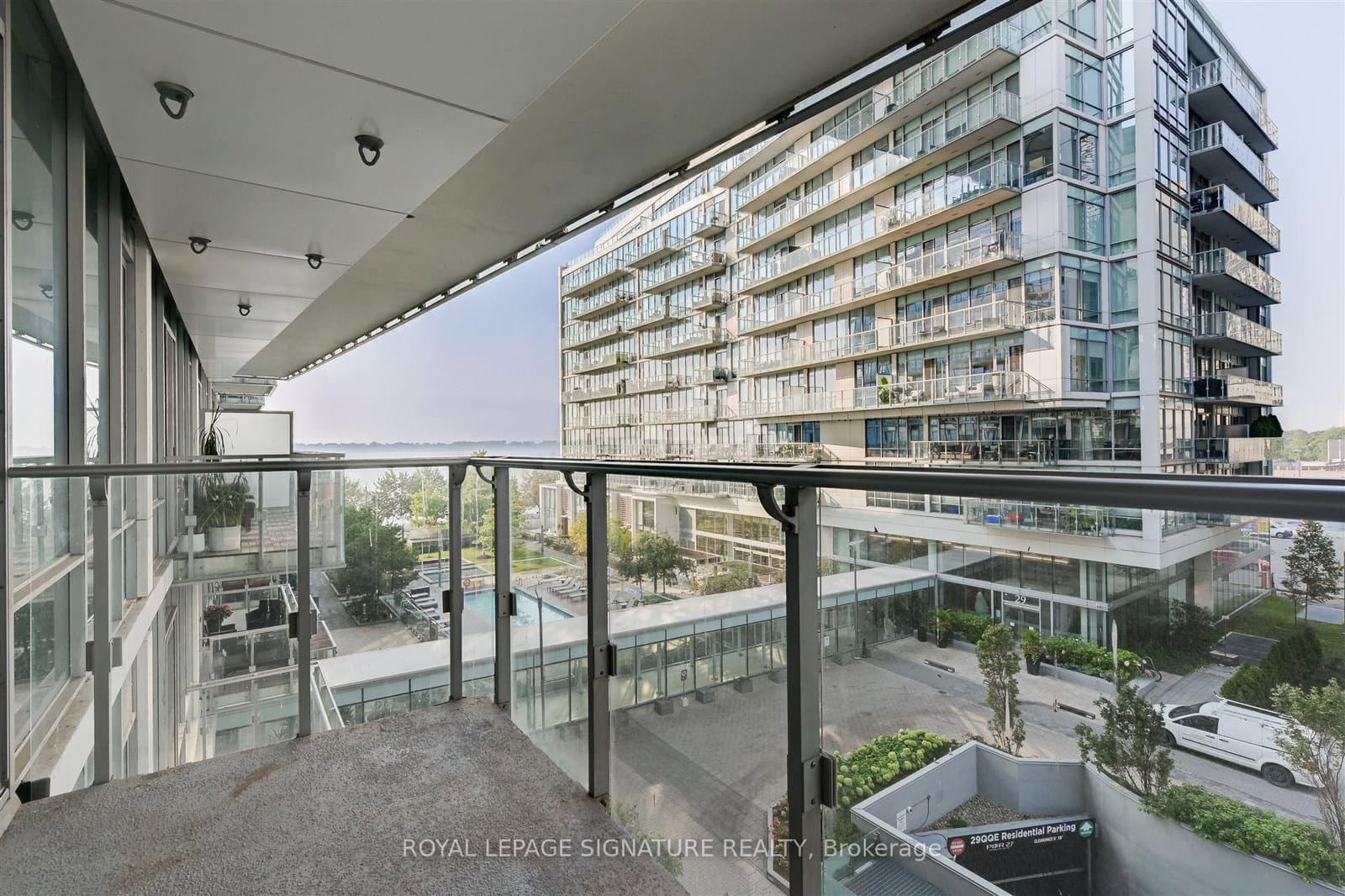 29 Queens Quay E, Unit 424 thumbnail 7